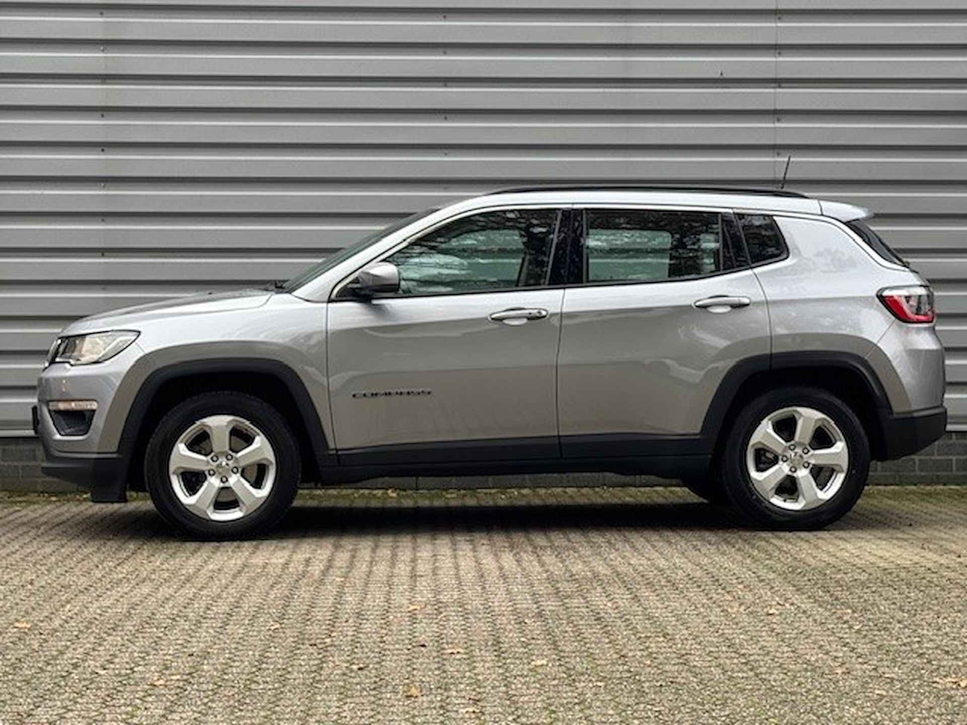 Jeep Compass 1.4 MultiAir 140pk Longitude | Navigatie | Camera | Climate Control | 17'' Lichtmetalen velgen | - 4/31