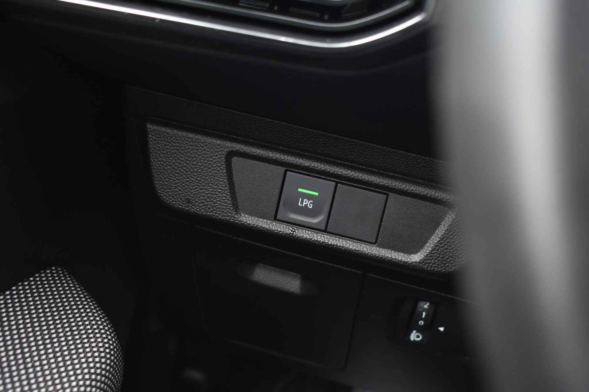 Dacia Jogger 1.0 TCe Bi-Fuel Comfort 5p. 100pk | Achteruitrijcamera | Parkeersensoren | Carplay | Climate Control | 1e eigenaar - 35/37