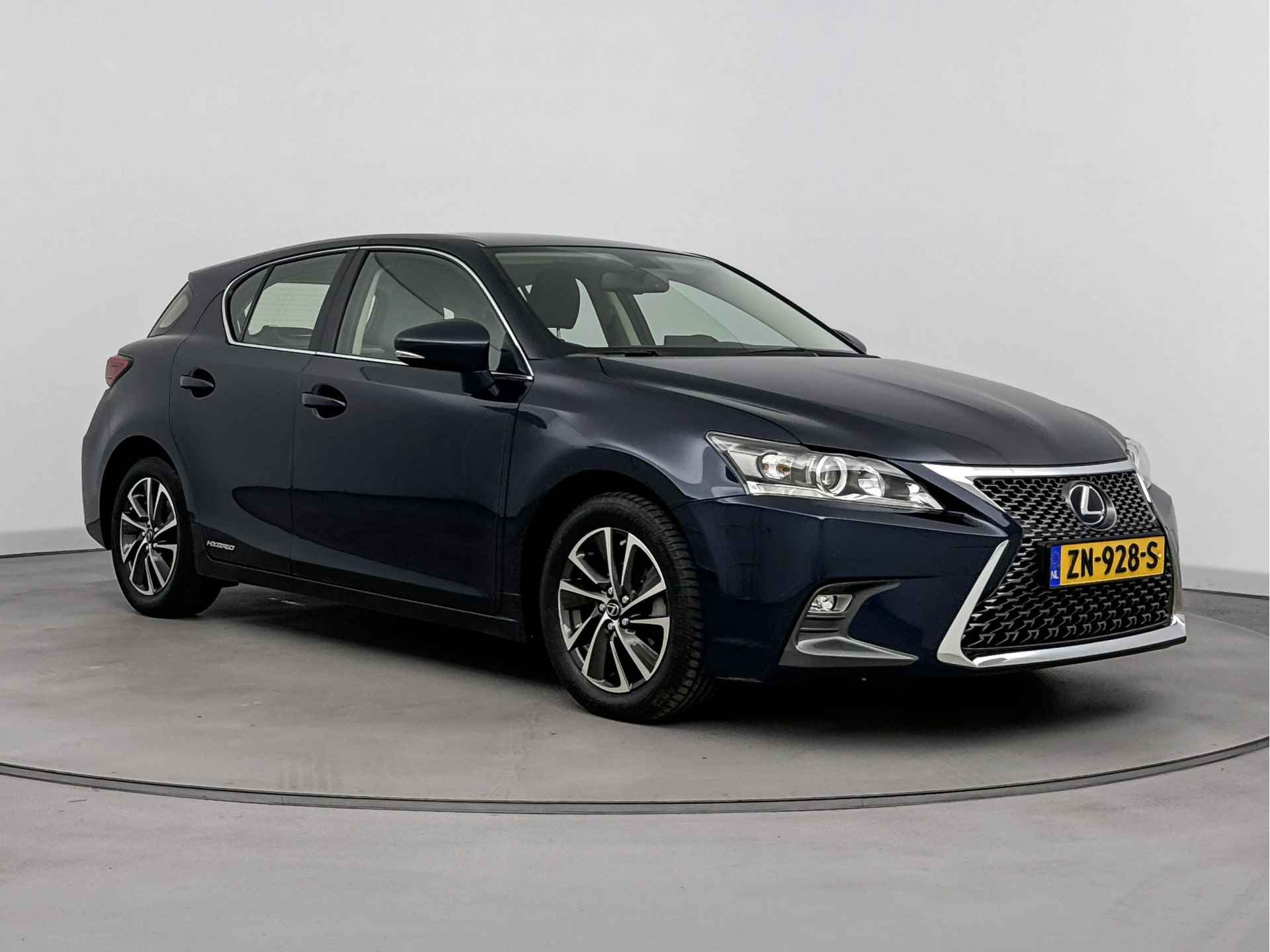 Lexus CT 200h Business Line | Parkeersensoren | Achteruitrijcamera | Navigatie | Bluetooth | - 28/41