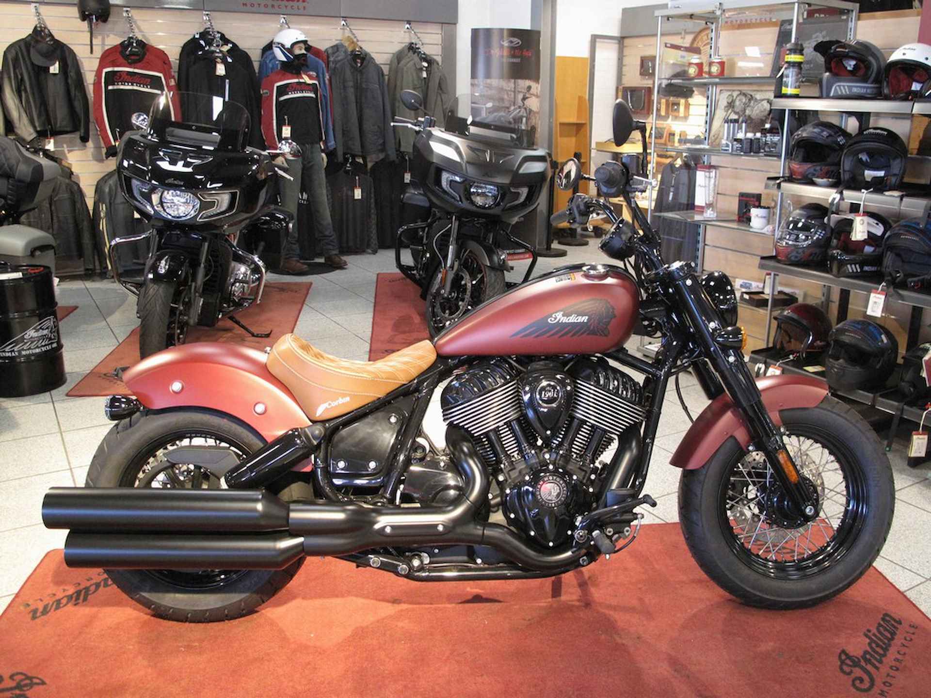 Indian Chief Bobber Dark Horse The official Indian Motorcycles Dealer! - 2/13