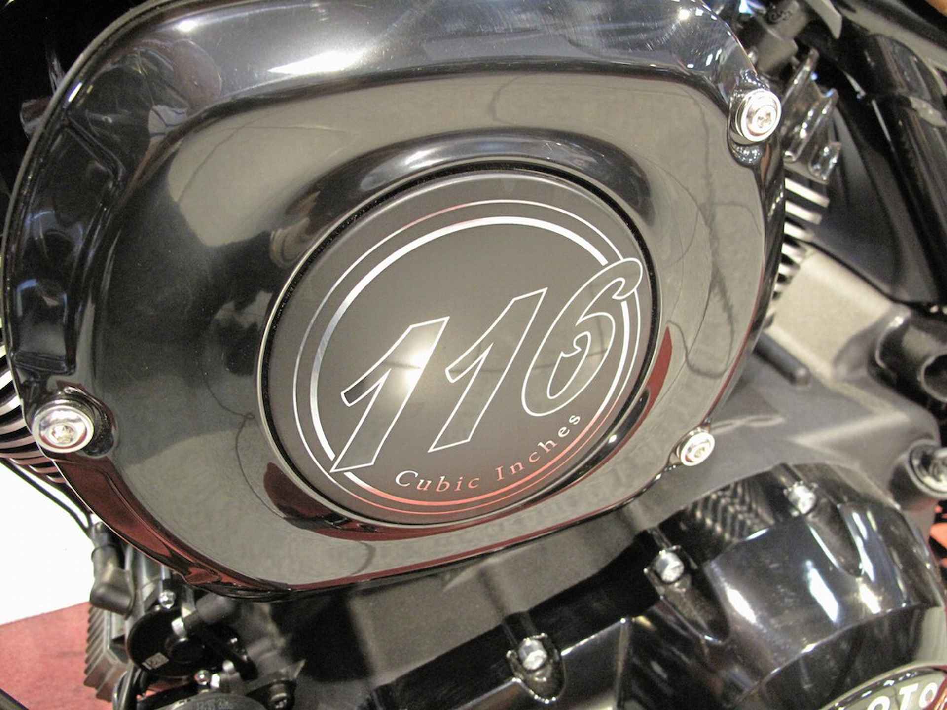 Indian Chief Bobber Dark Horse The official Indian Motorcycles Dealer! - 5/13
