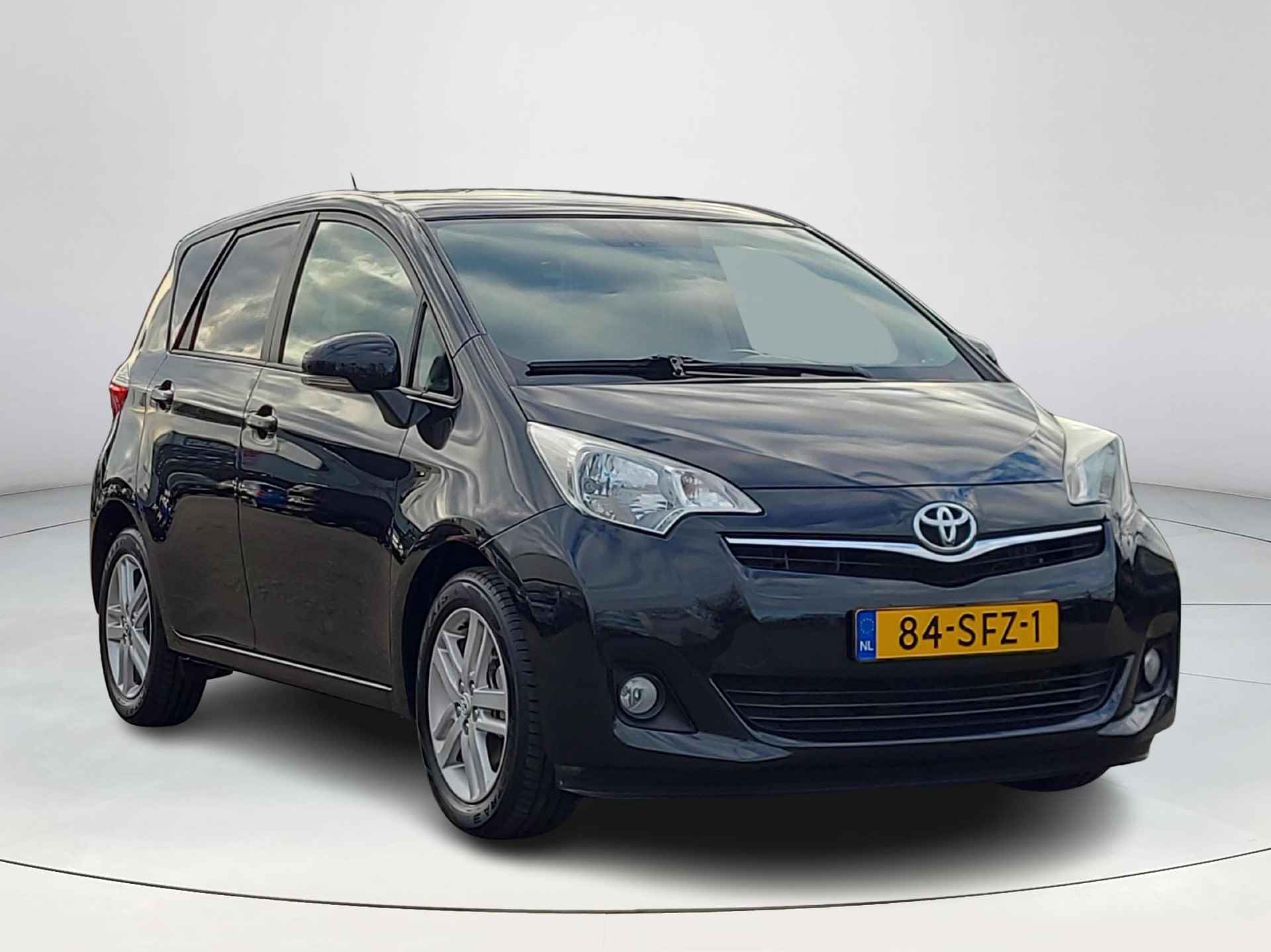 Toyota Verso-S 1.3 VVT-i Dynamic Automaat | | Panorama dak | Rijklaarprijs incl. garantie | - 8/31