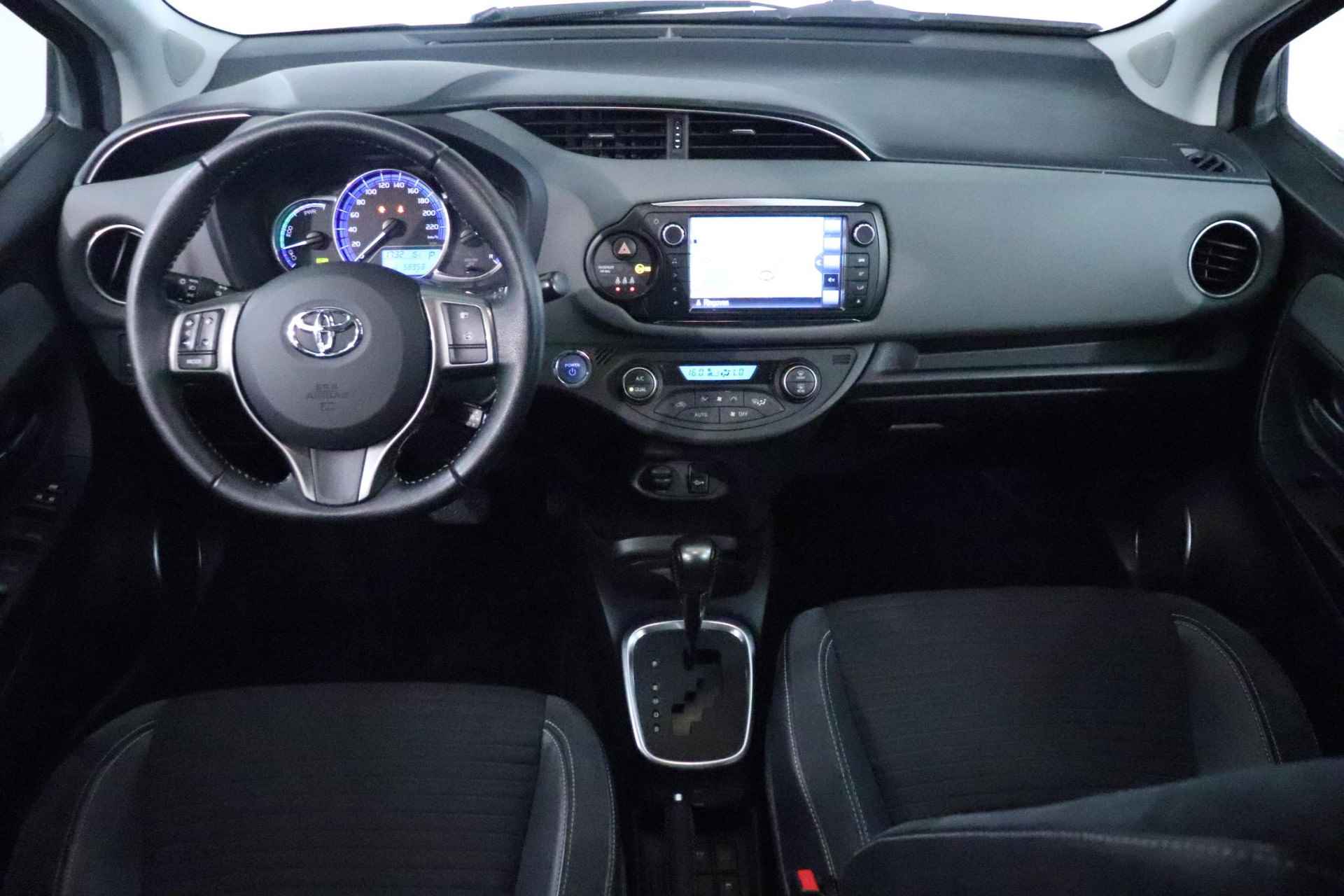 Toyota Yaris 1.5 Hybrid Dynamic  | Navi | Panodak | Trekhaak | Achteruitrijcamera | LMV | Cruise | Bluetooth | - 6/33