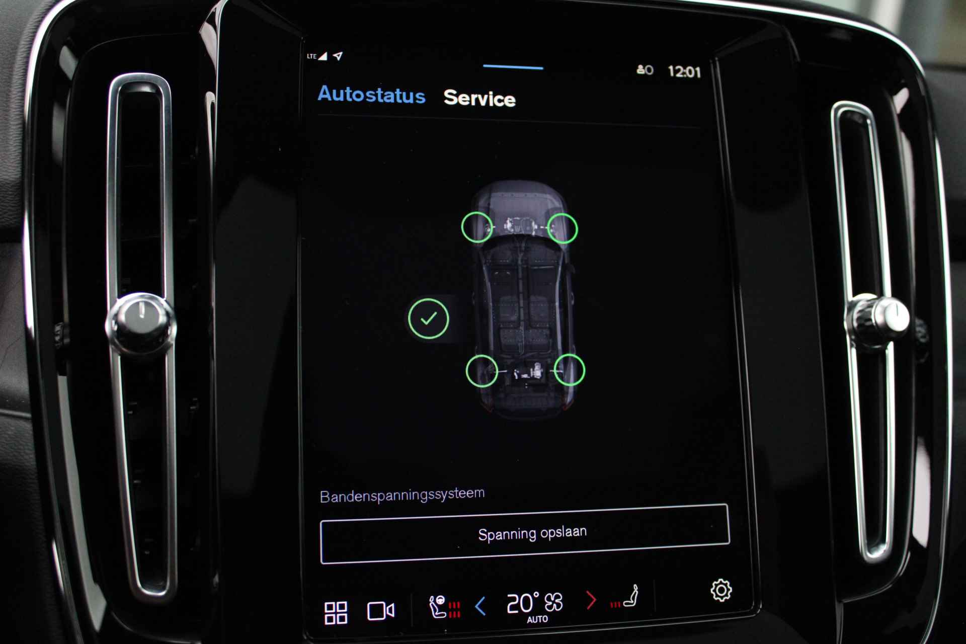 Volvo C40 Recharge Single Motor Plus 69KW/H | Warmtepomp Adaptive Cruise | Stuur/Stoelverwarming | Camera | 19-inch | Panoramadak | DAB - 28/34