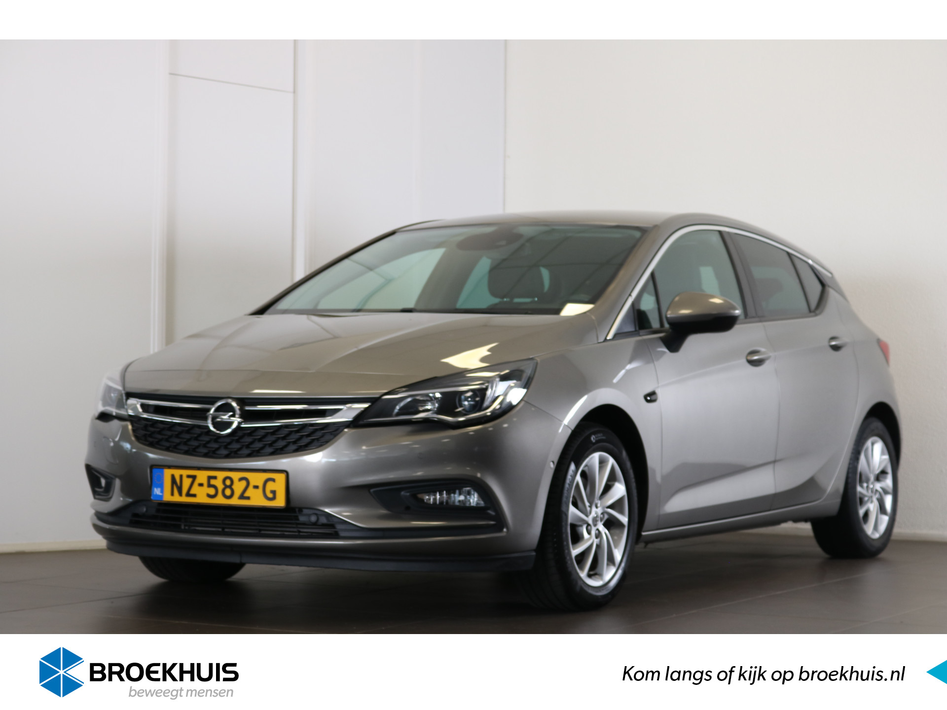 Opel Astra Innovation 5-deurs 1.0 Turbo 105pk | Trekhaak | DAB | Navi | Cruise Control | Parkeersensoren V+A | Achteruitrijcamera | bij viaBOVAG.nl