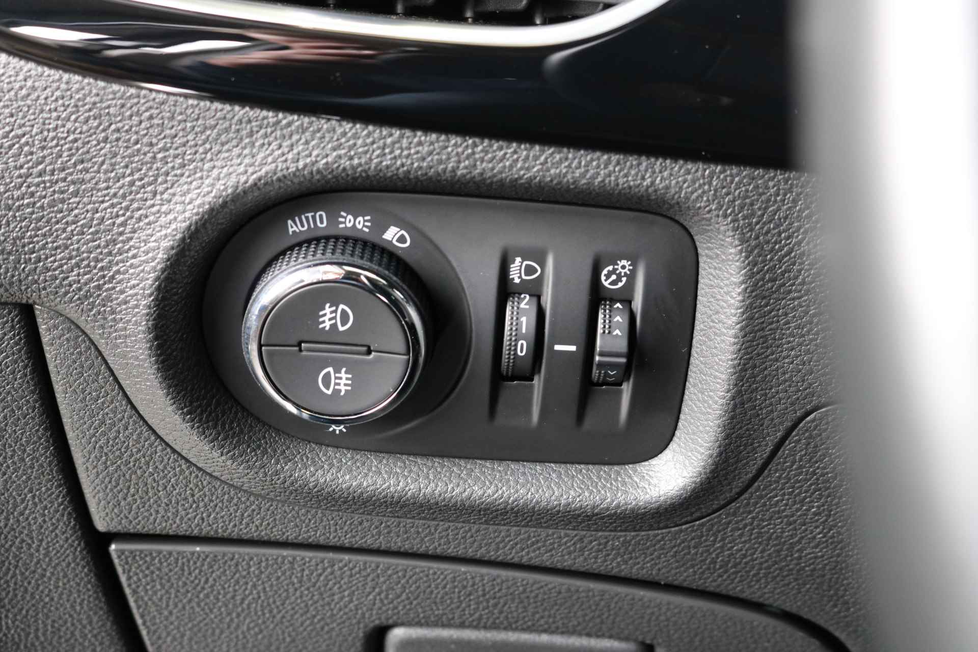 Opel Astra Innovation 5-deurs 1.0 Turbo 105pk | Trekhaak | DAB | Navi | Cruise Control | Parkeersensoren V+A | Achteruitrijcamera | - 25/50