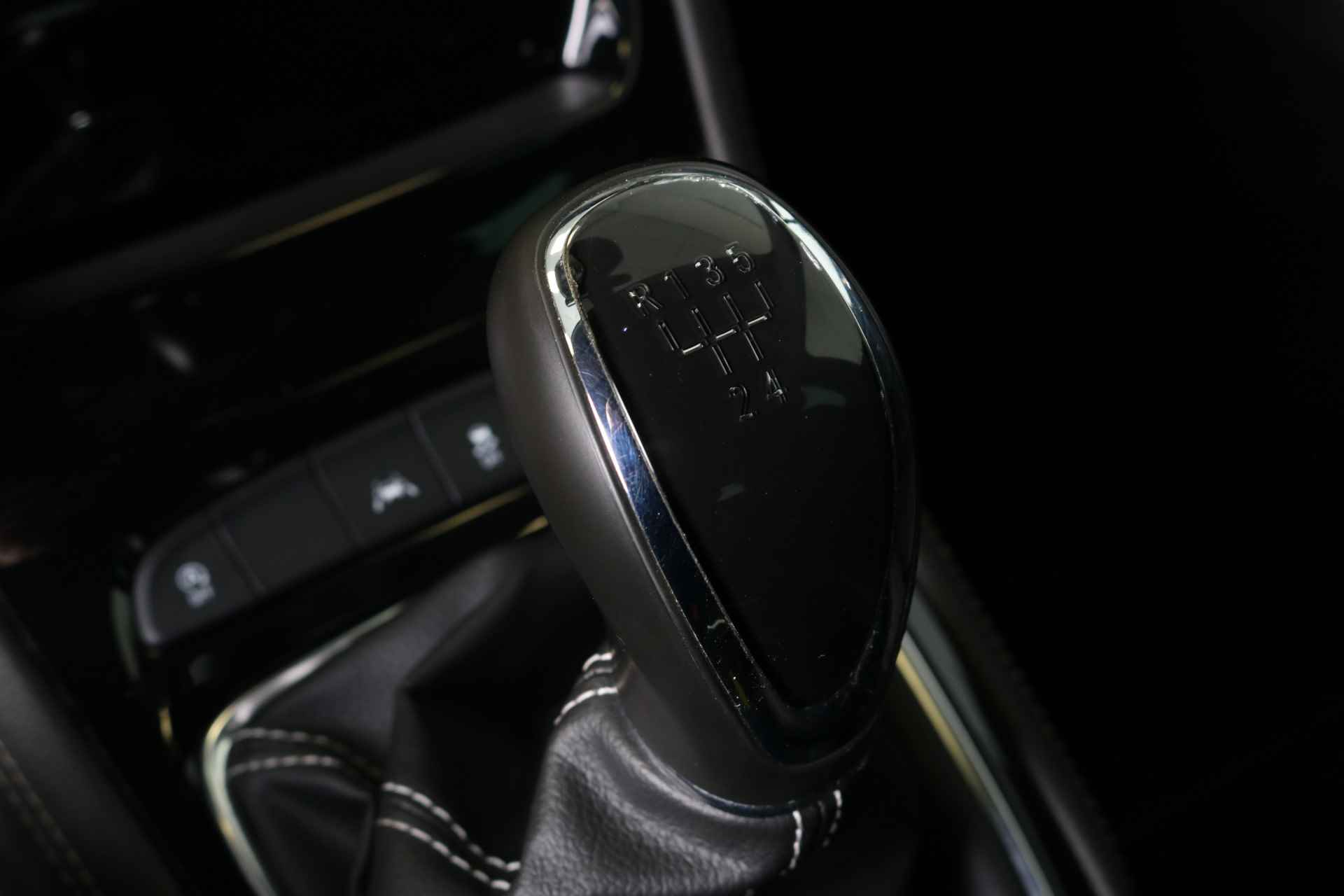 Opel Astra Innovation 5-deurs 1.0 Turbo 105pk | Trekhaak | DAB | Navi | Cruise Control | Parkeersensoren V+A | Achteruitrijcamera | - 45/50