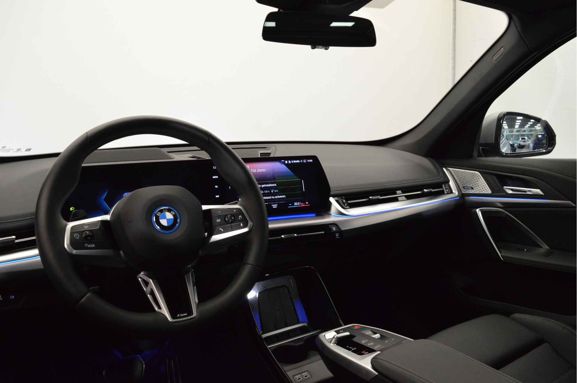 BMW iX1 xDrive30 M Sport 67 kWh / Panoramadak / Trekhaak / Adaptief M Onderstel / Parking Assistant Plus / Adaptieve LED / Memory Seats / Driving Assistant Professional - 9/22