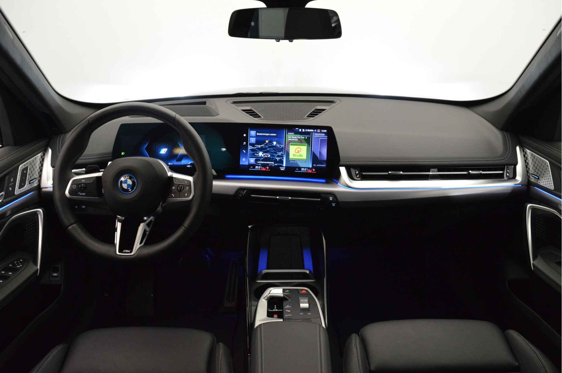 BMW iX1 xDrive30 M Sport 67 kWh / Panoramadak / Trekhaak / Adaptief M Onderstel / Parking Assistant Plus / Adaptieve LED / Memory Seats / Driving Assistant Professional - 10/22