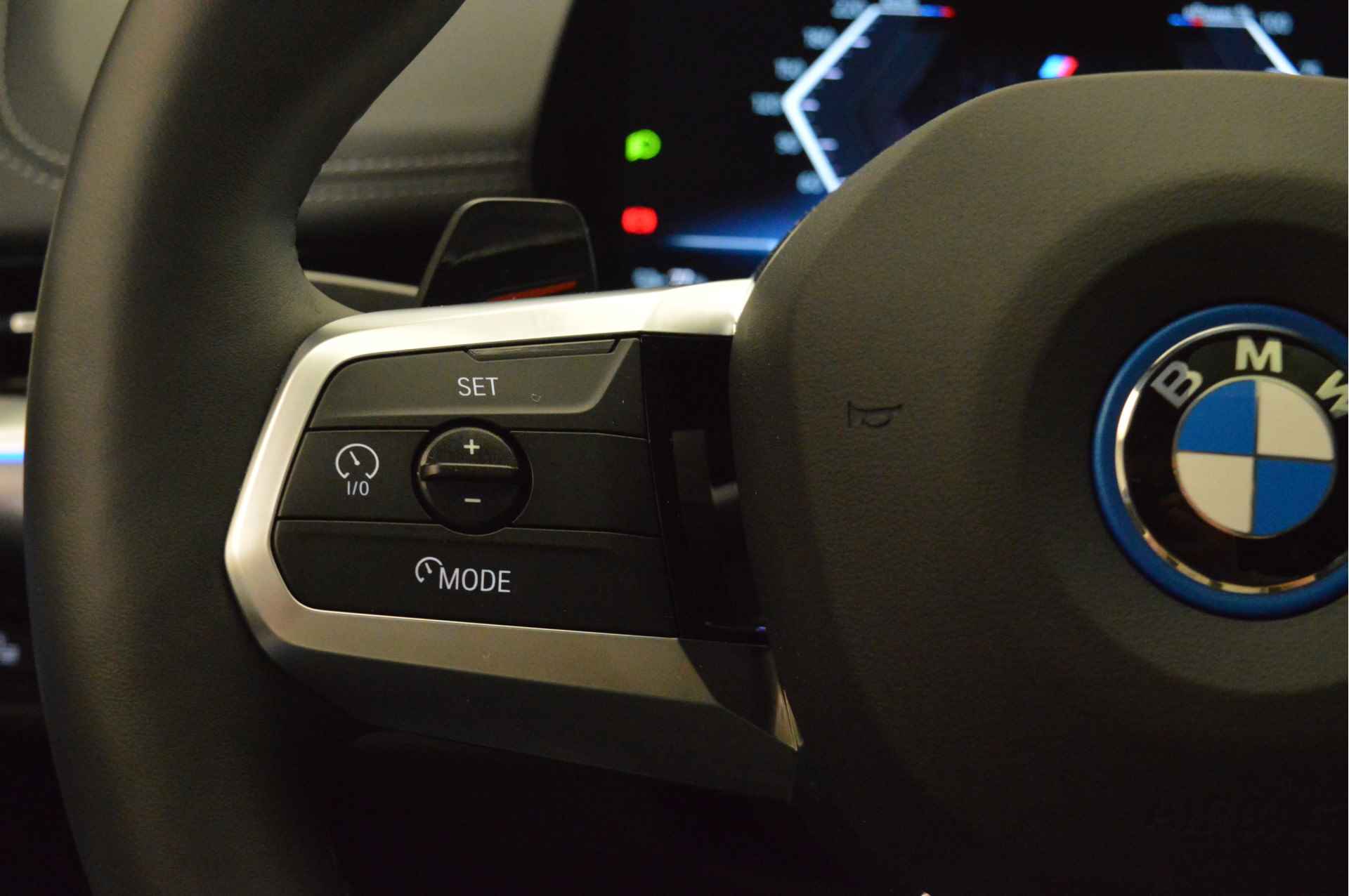BMW iX1 xDrive30 M Sport 67 kWh / Panoramadak / Trekhaak / Adaptief M Onderstel / Parking Assistant Plus / Adaptieve LED / Memory Seats / Driving Assistant Professional - 13/22