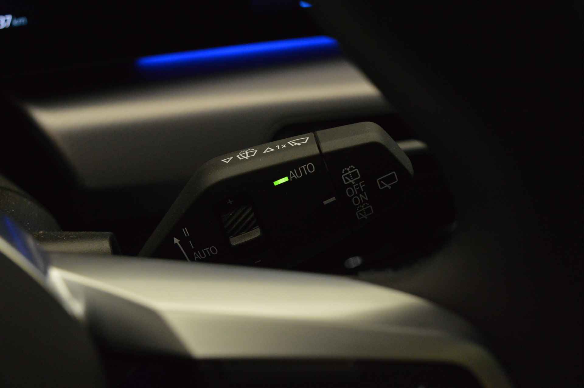 BMW iX1 xDrive30 M Sport 67 kWh / Panoramadak / Trekhaak / Adaptief M Onderstel / Parking Assistant Plus / Adaptieve LED / Memory Seats / Driving Assistant Professional - 15/22