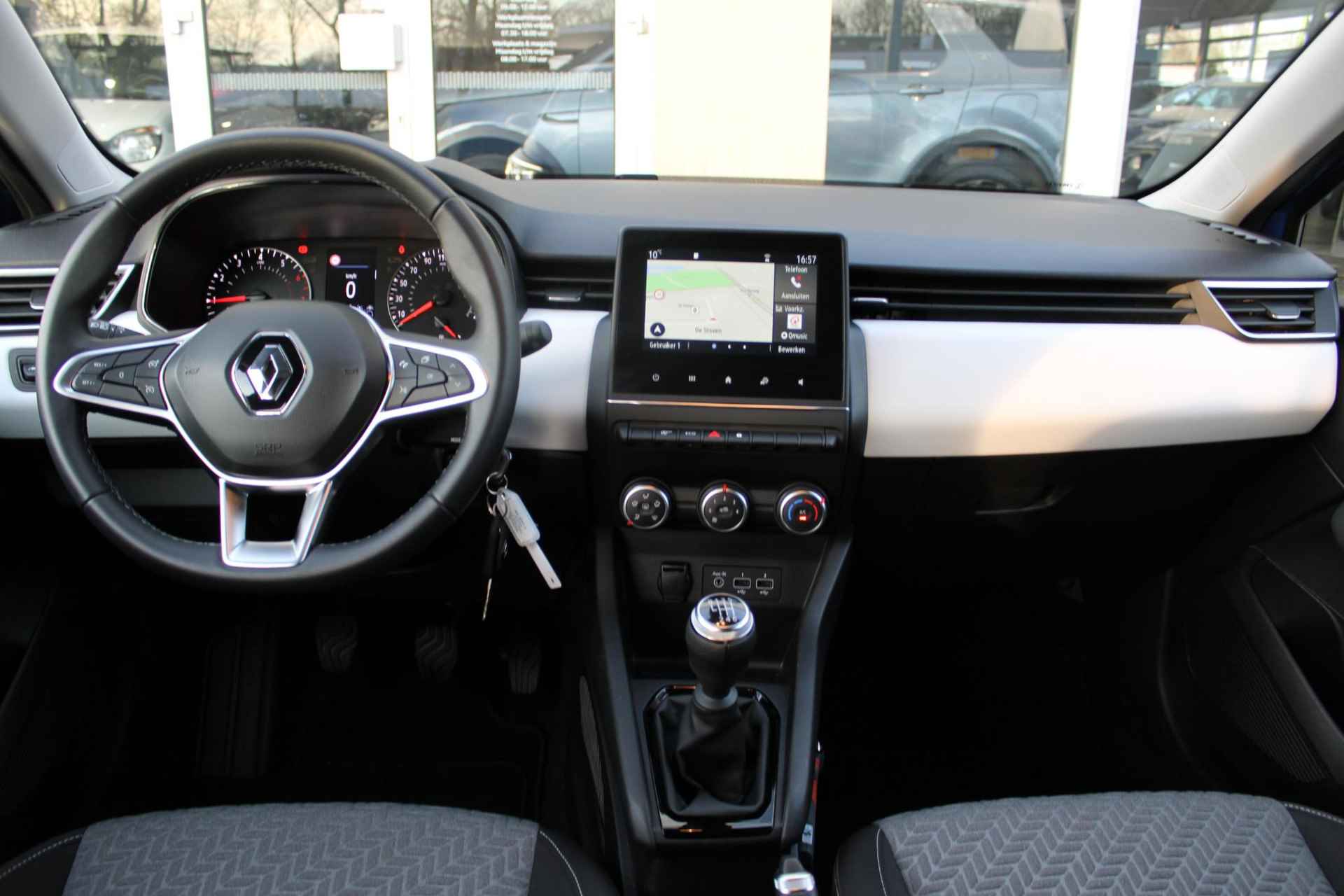 Renault Clio 1.0 TCe 90 Evolution All Season banden | Navigatiesysteem | Cruise control - 24/34