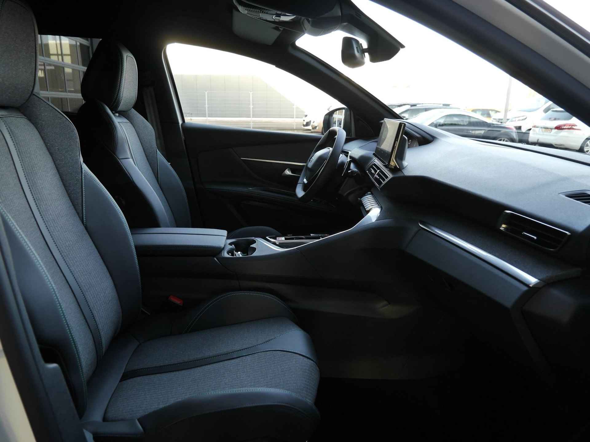 Peugeot 5008 1.2 Hybrid Allure Pack Business | Nieuwe auto | 7 zits | Stoelverwarming | Keyless entry en start | Draadloze telefoonlader | Parkeersensoren voor en achter | Camera | Lichtmetalen velgen | - 20/56