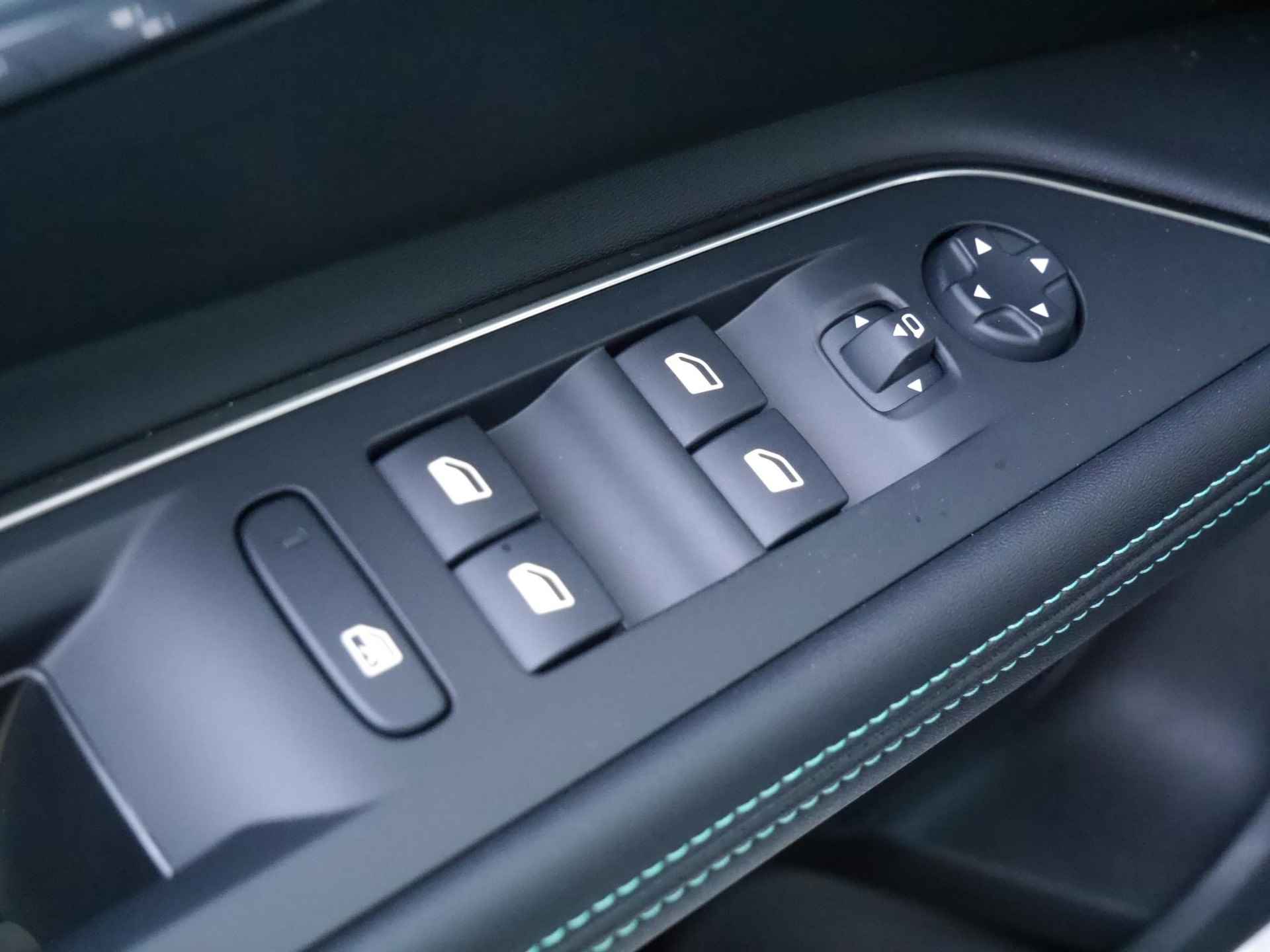 Peugeot 5008 1.2 Hybrid Allure Pack Business | Nieuwe auto | 7 zits | Stoelverwarming | Keyless entry en start | Draadloze telefoonlader | Parkeersensoren voor en achter | Camera | Lichtmetalen velgen | - 21/56