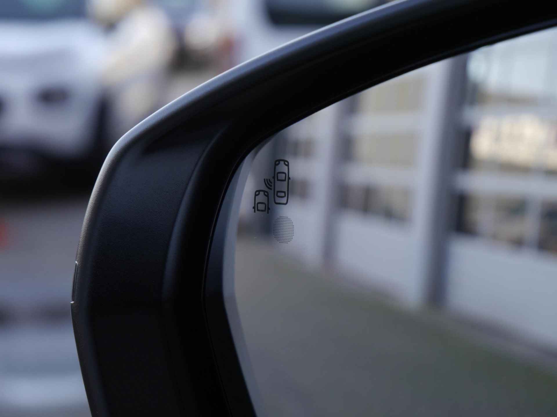 Peugeot 5008 1.2 Hybrid Allure Pack Business | Nieuwe auto | 7 zits | Stoelverwarming | Keyless entry en start | Draadloze telefoonlader | Parkeersensoren voor en achter | Camera | Lichtmetalen velgen | - 23/56