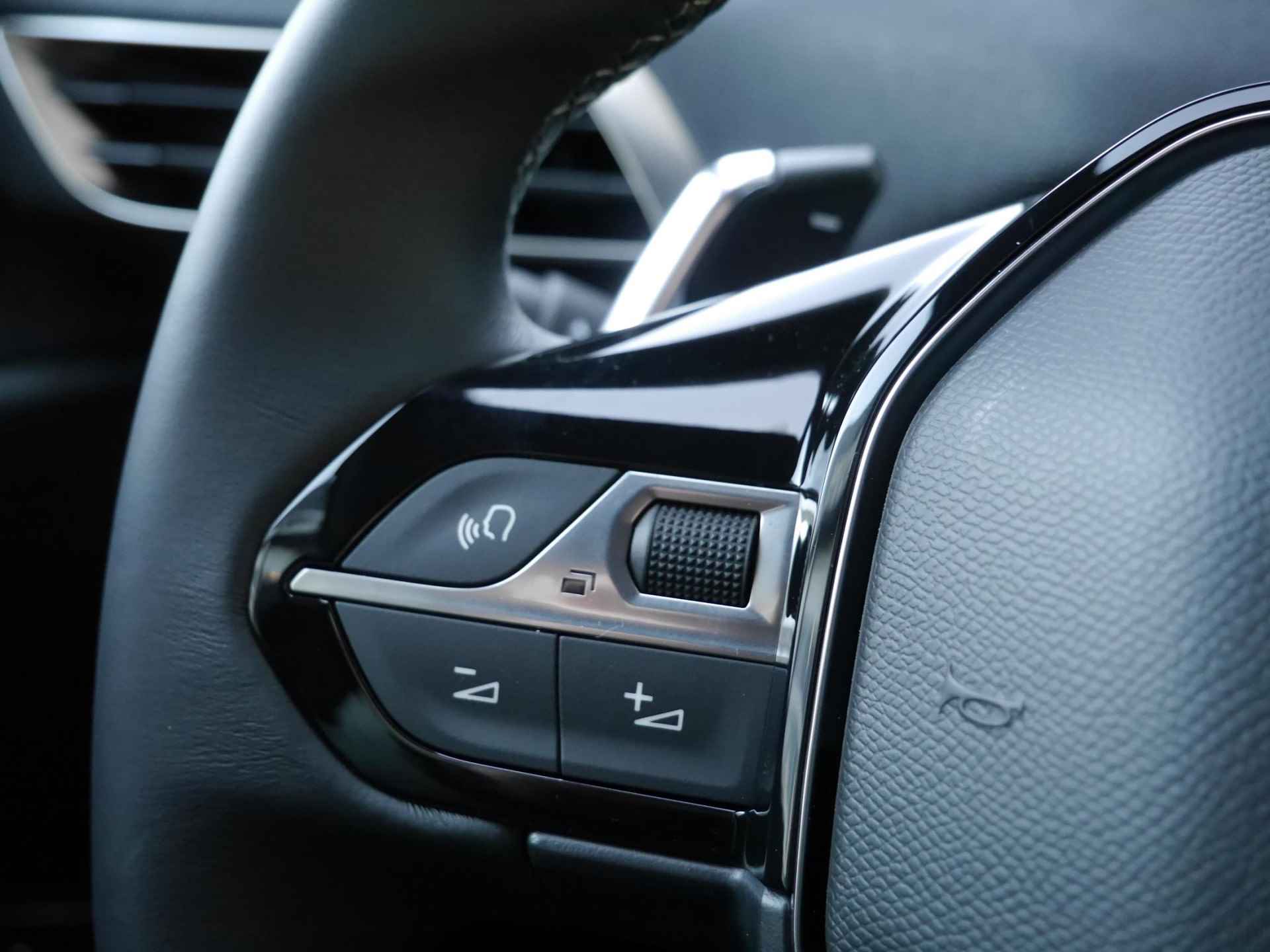 Peugeot 5008 1.2 Hybrid Allure Pack Business | Nieuwe auto | 7 zits | Stoelverwarming | Keyless entry en start | Draadloze telefoonlader | Parkeersensoren voor en achter | Camera | Lichtmetalen velgen | - 26/56