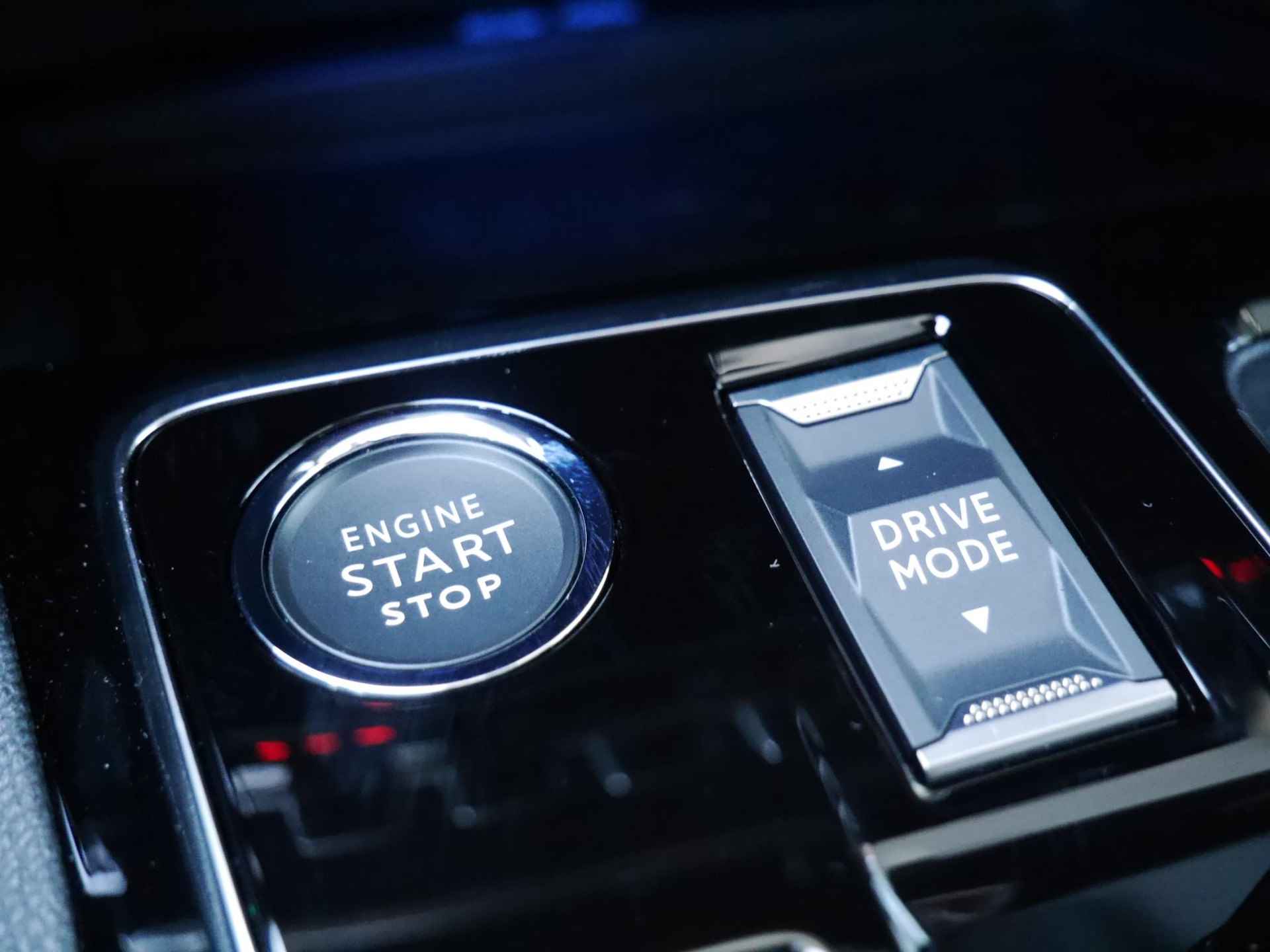 Peugeot 5008 1.2 Hybrid Allure Pack Business | Nieuwe auto | 7 zits | Stoelverwarming | Keyless entry en start | Draadloze telefoonlader | Parkeersensoren voor en achter | Camera | Lichtmetalen velgen | - 44/56