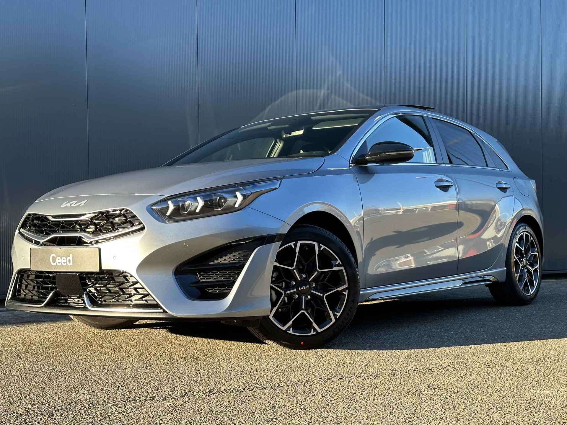 Kia Ceed 1.5 T-GDi GT-PlusLine | Extra inruilvoordeel € 4500.- | NAVI | JBL | STOEL- EN STUURVERWARMING | 7 JAAR KIA GARANTIE | MEEST LUXE UITVOERING | NIEUW TE BESTELLEN - 3/32