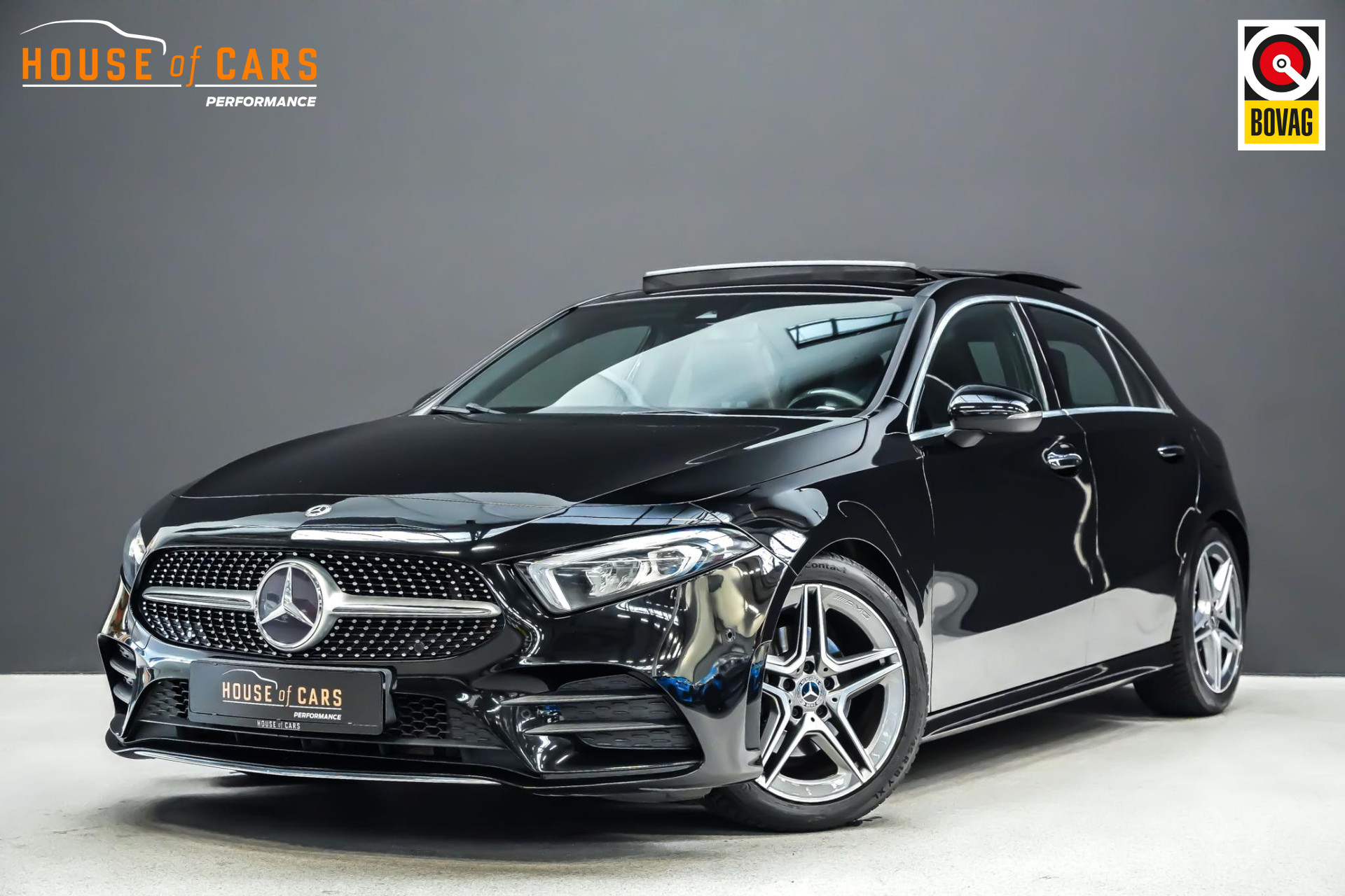 Mercedes-Benz A-klasse 200 Business Solution AMG 163pk AUTOMAAT |Panoramadak|Trekhaak|Apple Carplay & Android Auto|Cruise control|LED|Ambient light|Parkeer camera met sensoren|Bluetooth|Navi|18"|