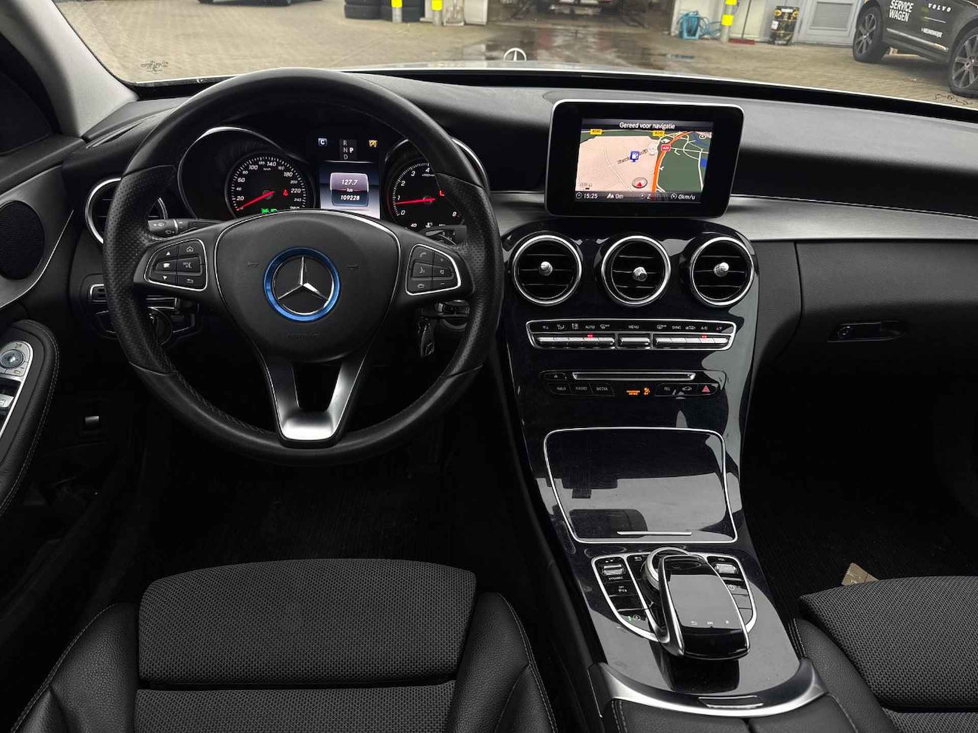 Mercedes-Benz C-klasse 180 AMG Sport Edition | Trekhaak | Cruise Control | Navi | Parkeersensoren | Sportstoelen | Leder | Camera | Stoelverwarming - 3/19