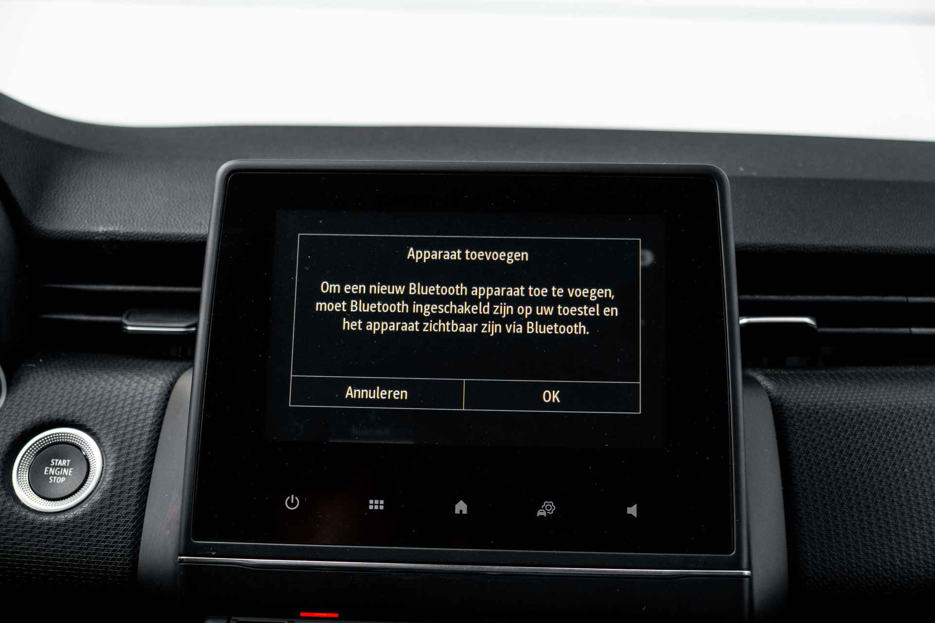 Renault Clio 1.0 TCe 100pk Intens | Climat Control | Lm velgen | Handfree | Cruise | Apple Carplay/Android Auto | incl. Bovag rijklaarpakket met 12 maanden garantie | - 40/47