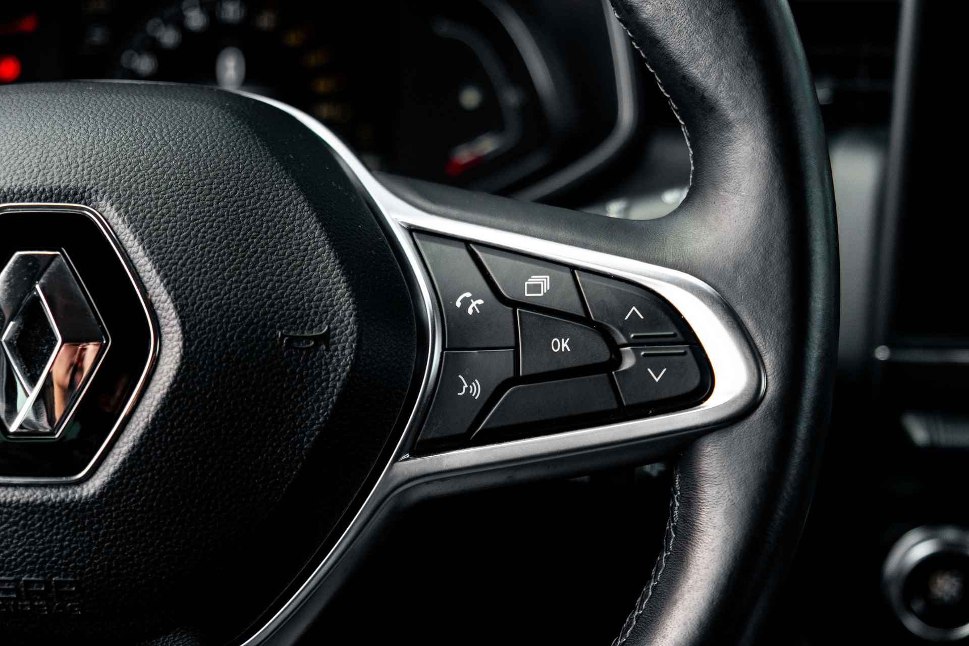 Renault Clio 1.0 TCe 100pk Intens | Climat Control | Lm velgen | Handfree | Cruise | Apple Carplay/Android Auto | incl. Bovag rijklaarpakket met 12 maanden garantie | - 12/47