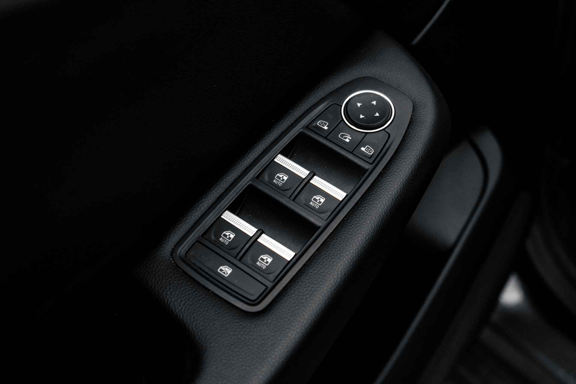 Renault Clio 1.0 TCe 100pk Intens | Climat Control | Lm velgen | Handfree | Cruise | Apple Carplay/Android Auto | incl. Bovag rijklaarpakket met 12 maanden garantie | - 28/47