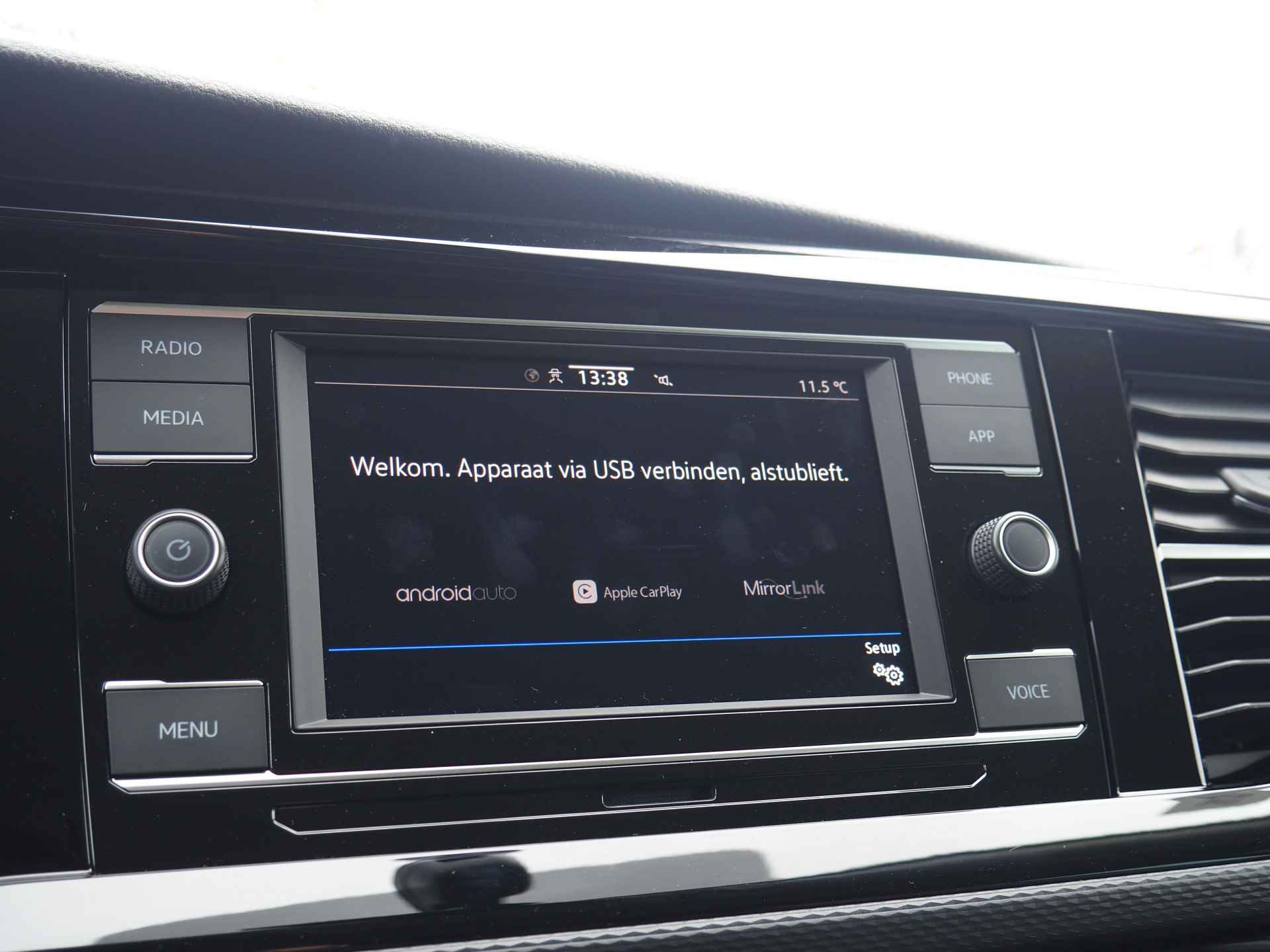 Volkswagen T6.1 California Ocean 2.0 TDI DSG | Noodremassistent | Adaptieve Cruise Control | Apple CarPlay/ Android Auto | Stoelverwarming | Achteruitrijcamera | Bluetooth | Climate Control - 11/17