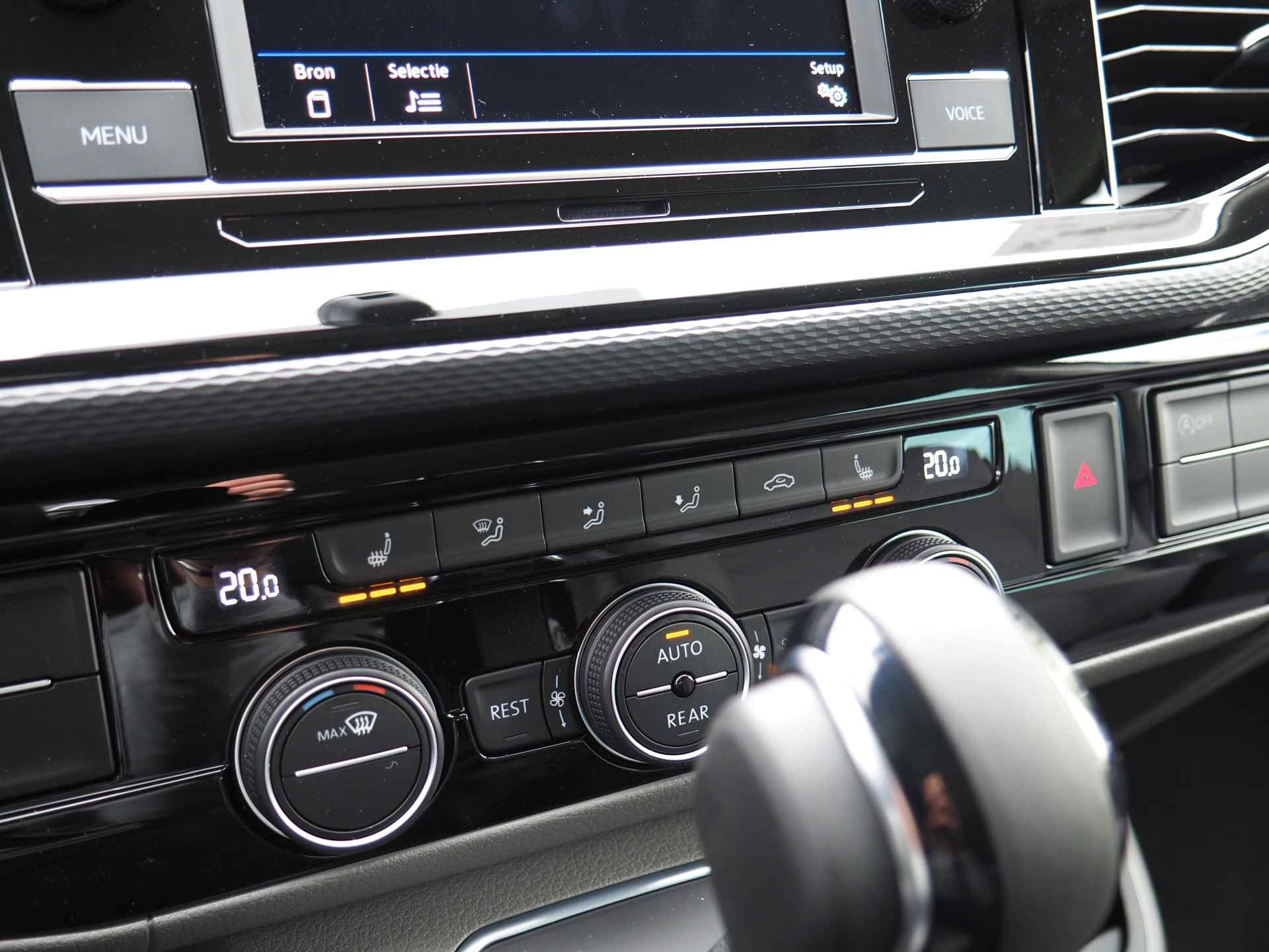 Volkswagen T6.1 California Ocean 2.0 TDI DSG | Noodremassistent | Adaptieve Cruise Control | Apple CarPlay/ Android Auto | Stoelverwarming | Achteruitrijcamera | Bluetooth | Climate Control - 12/17