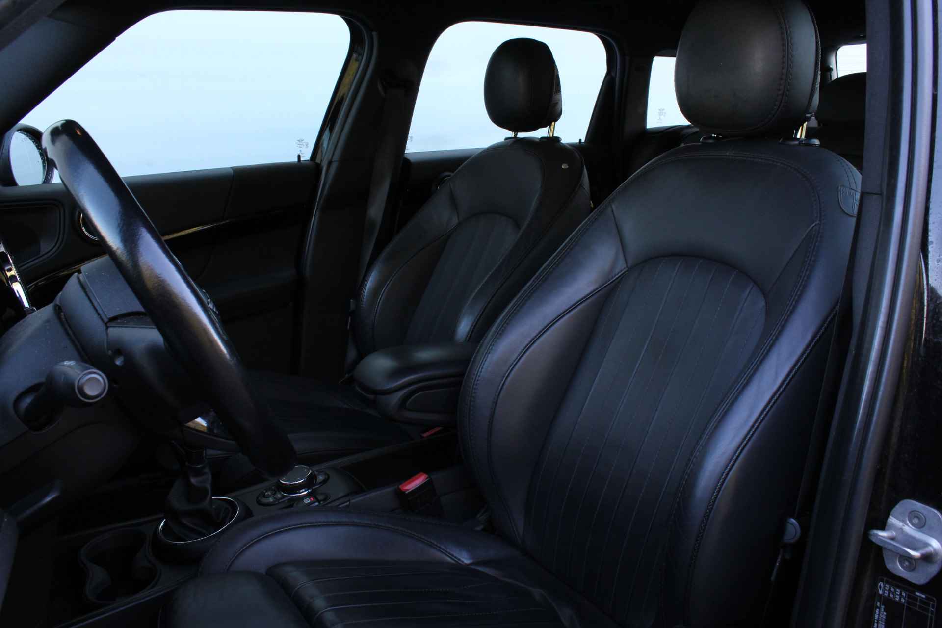 MINI Countryman Cooper S / Panoramadak / Sportstoelen / LED / Stoelverwarming / Park Assistant / Navigatie Professional / Leder - 10/27