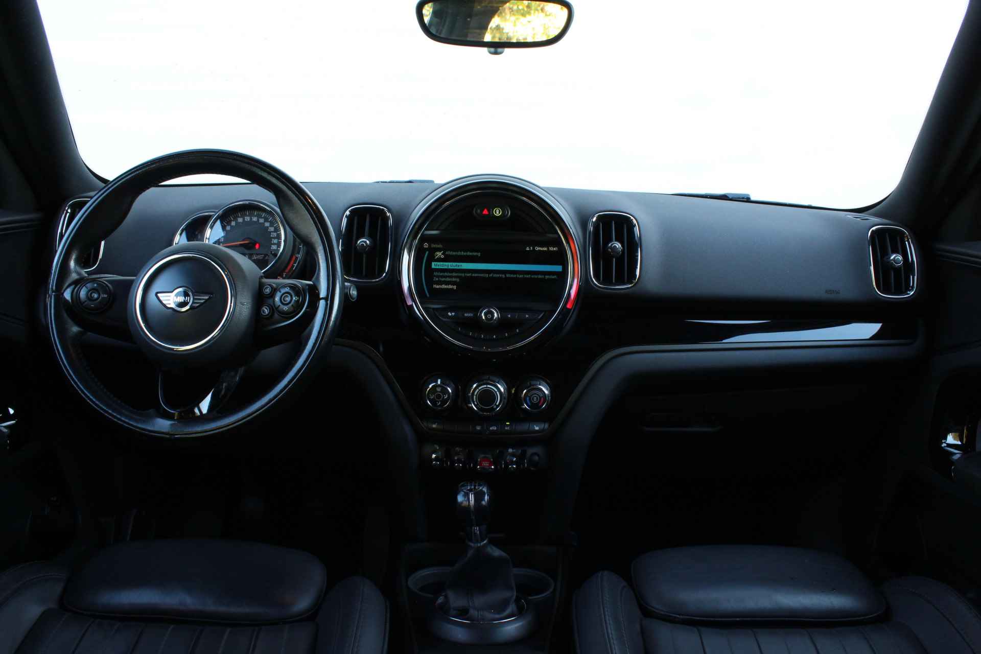 MINI Countryman Cooper S / Panoramadak / Sportstoelen / LED / Stoelverwarming / Park Assistant / Navigatie Professional / Leder - 25/27