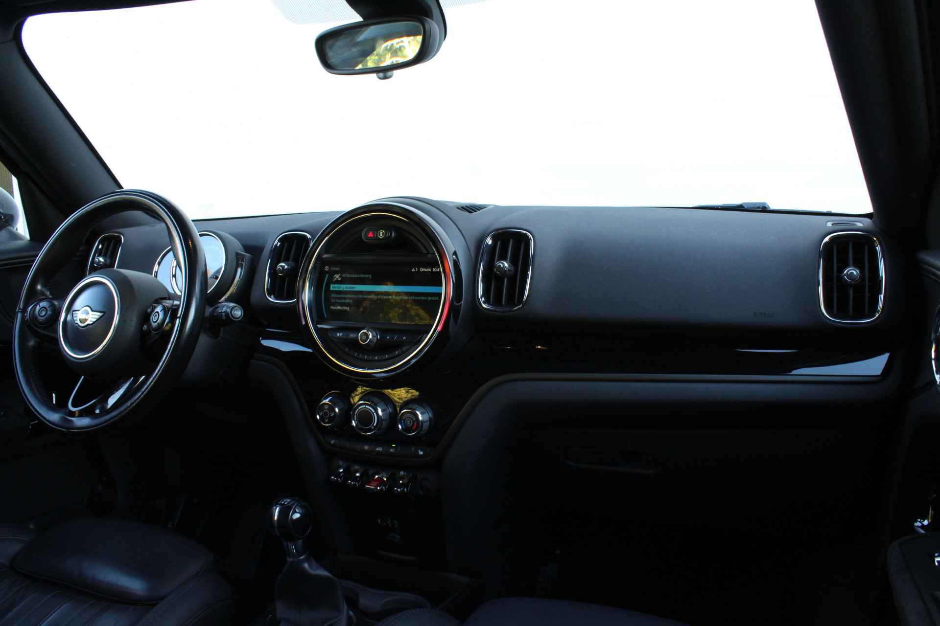 MINI Countryman Cooper S / Panoramadak / Sportstoelen / LED / Stoelverwarming / Park Assistant / Navigatie Professional / Leder - 26/27