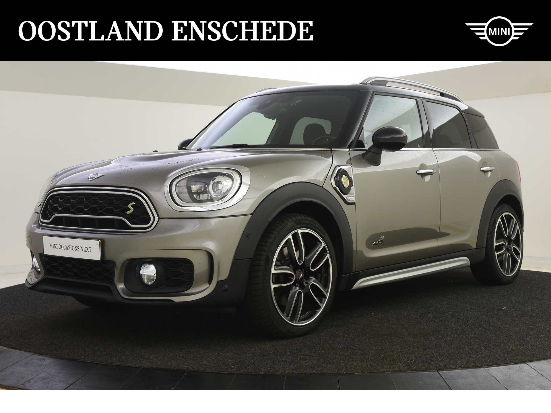 MINI Countryman Cooper S E ALL4 Automaat / Cruise Control / PDC achter / Airconditioning / DAB / Navigatie bij viaBOVAG.nl