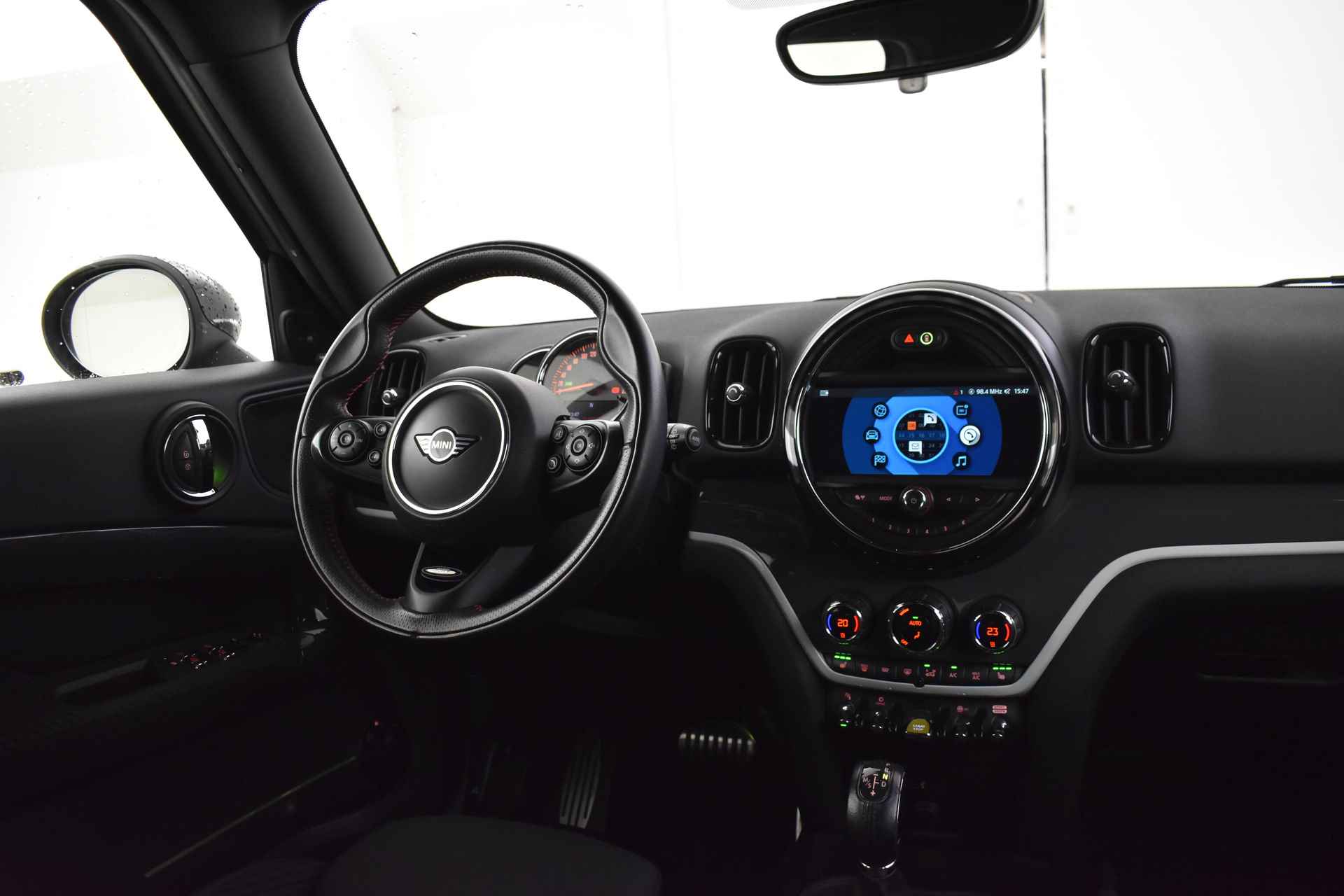 MINI Countryman Cooper S E ALL4 Automaat / Cruise Control / PDC achter / Airconditioning / DAB / Navigatie - 11/45