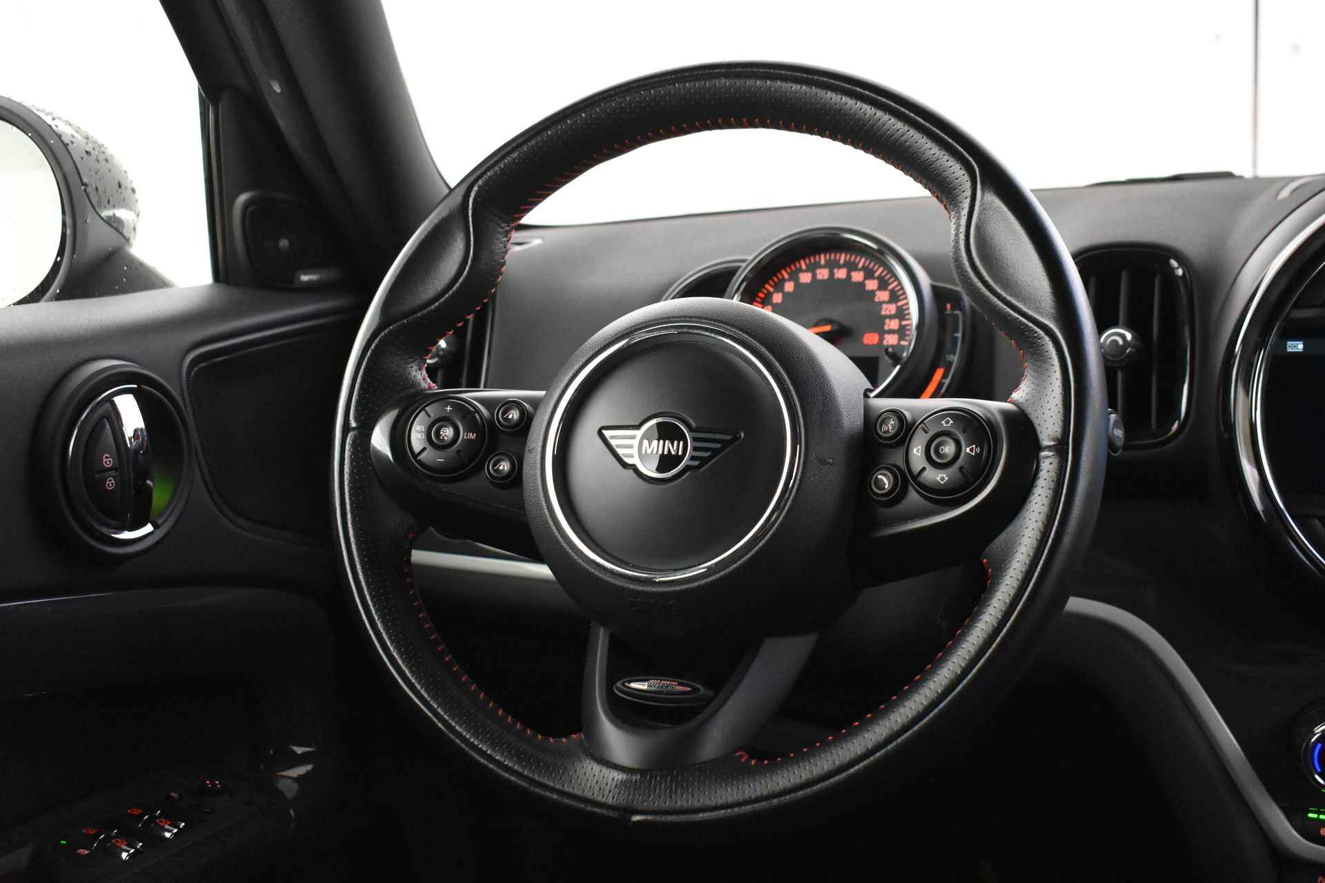 MINI Countryman Cooper S E ALL4 Automaat / Cruise Control / PDC achter / Airconditioning / DAB / Navigatie - 15/45