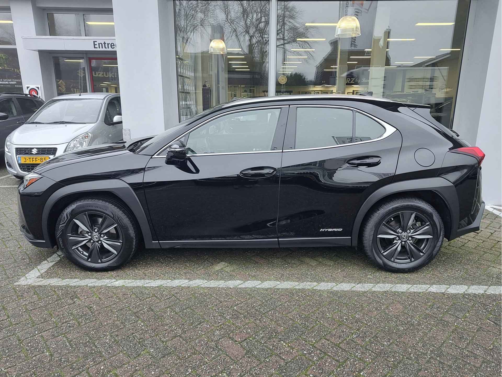 Lexus UX 250h BUSINESS LINE Trekhaak | Stuurverwarming | Keyless - 3/39