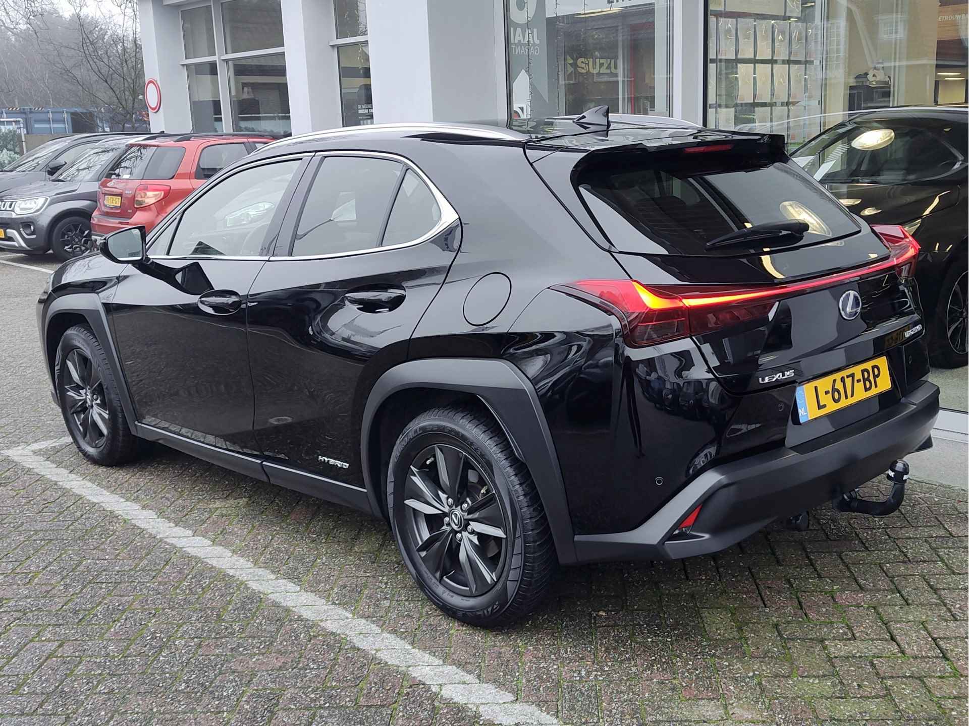 Lexus UX 250h BUSINESS LINE Trekhaak | Stuurverwarming | Keyless - 4/39