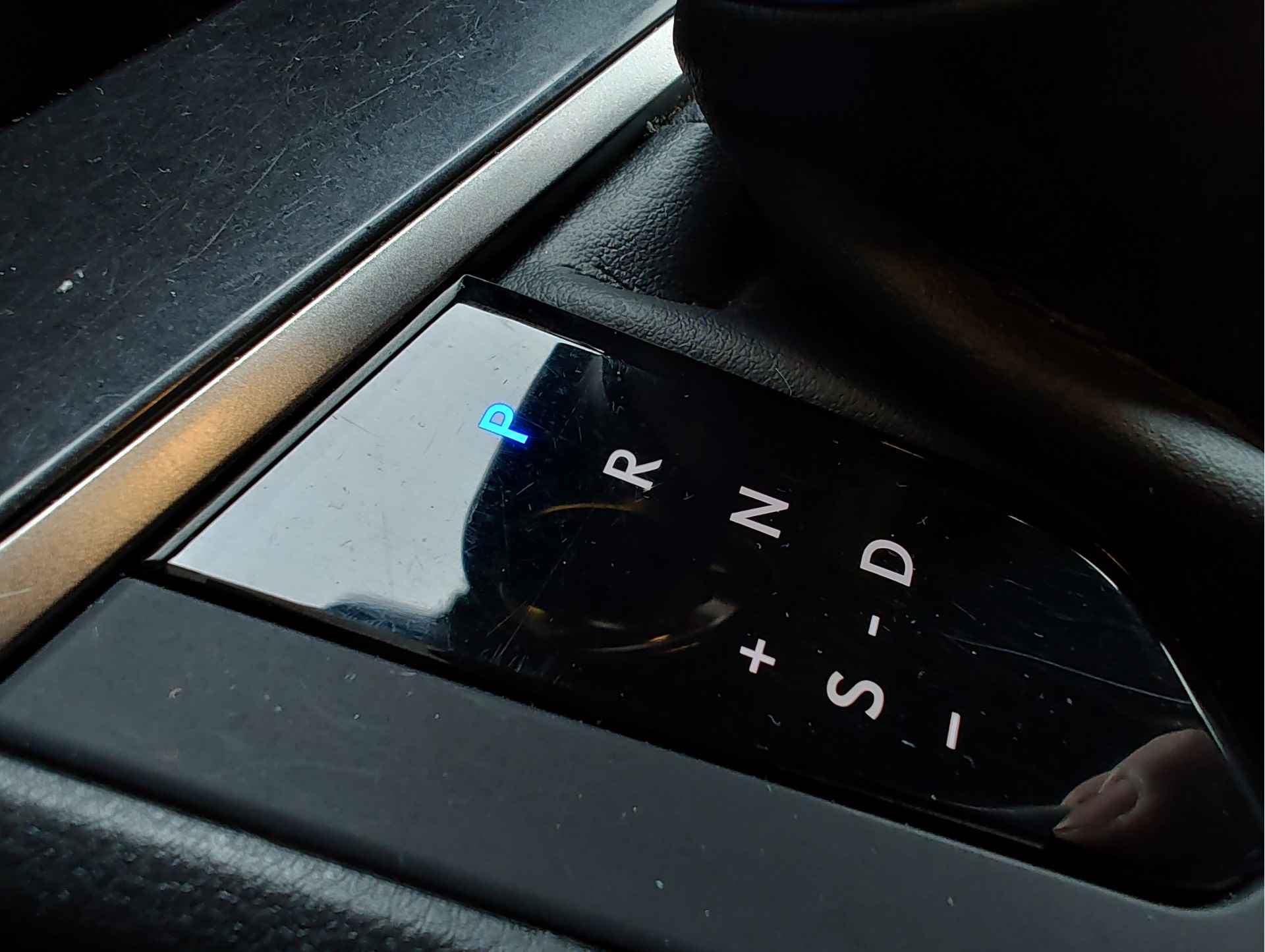 Lexus UX 250h BUSINESS LINE Trekhaak | Stuurverwarming | Keyless - 21/39