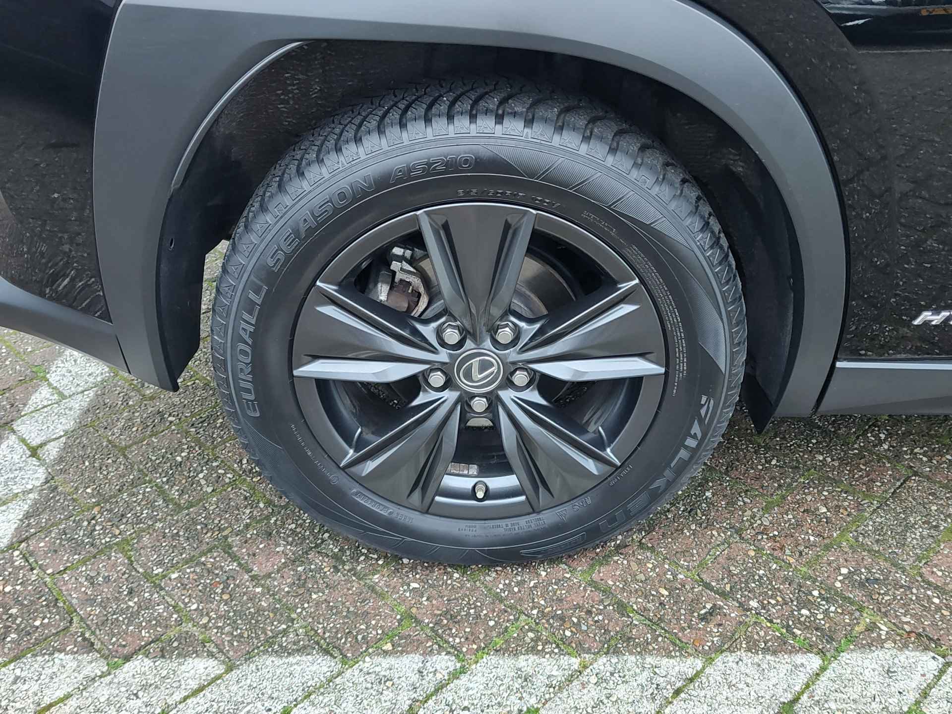 Lexus UX 250h BUSINESS LINE Trekhaak | Stuurverwarming | Keyless - 36/39