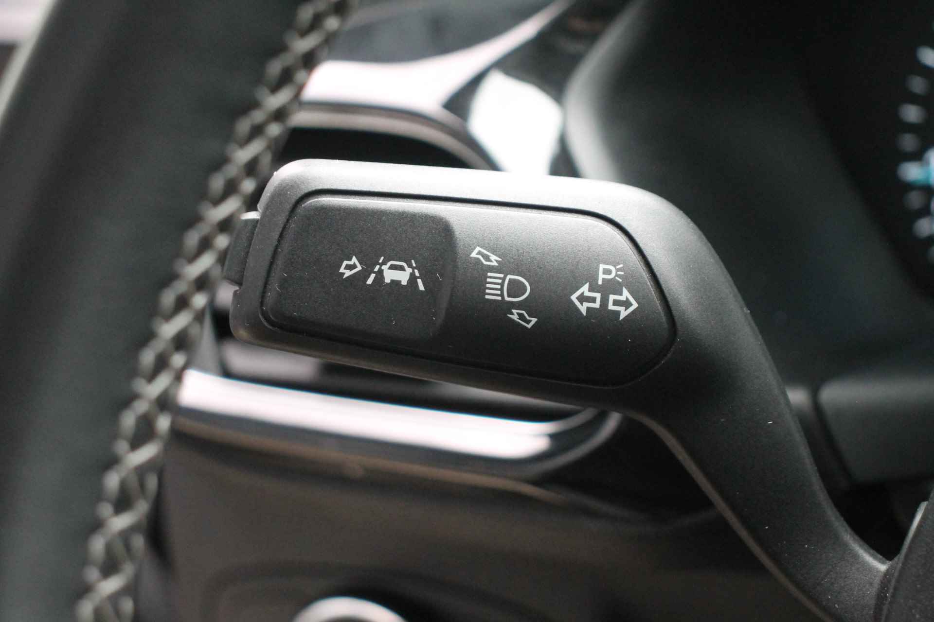 Ford Fiesta 1.0 EcoBoost Titanium | CarPlay - AndroidAuto | Airco | Cruise | Rijklaar - 18/21