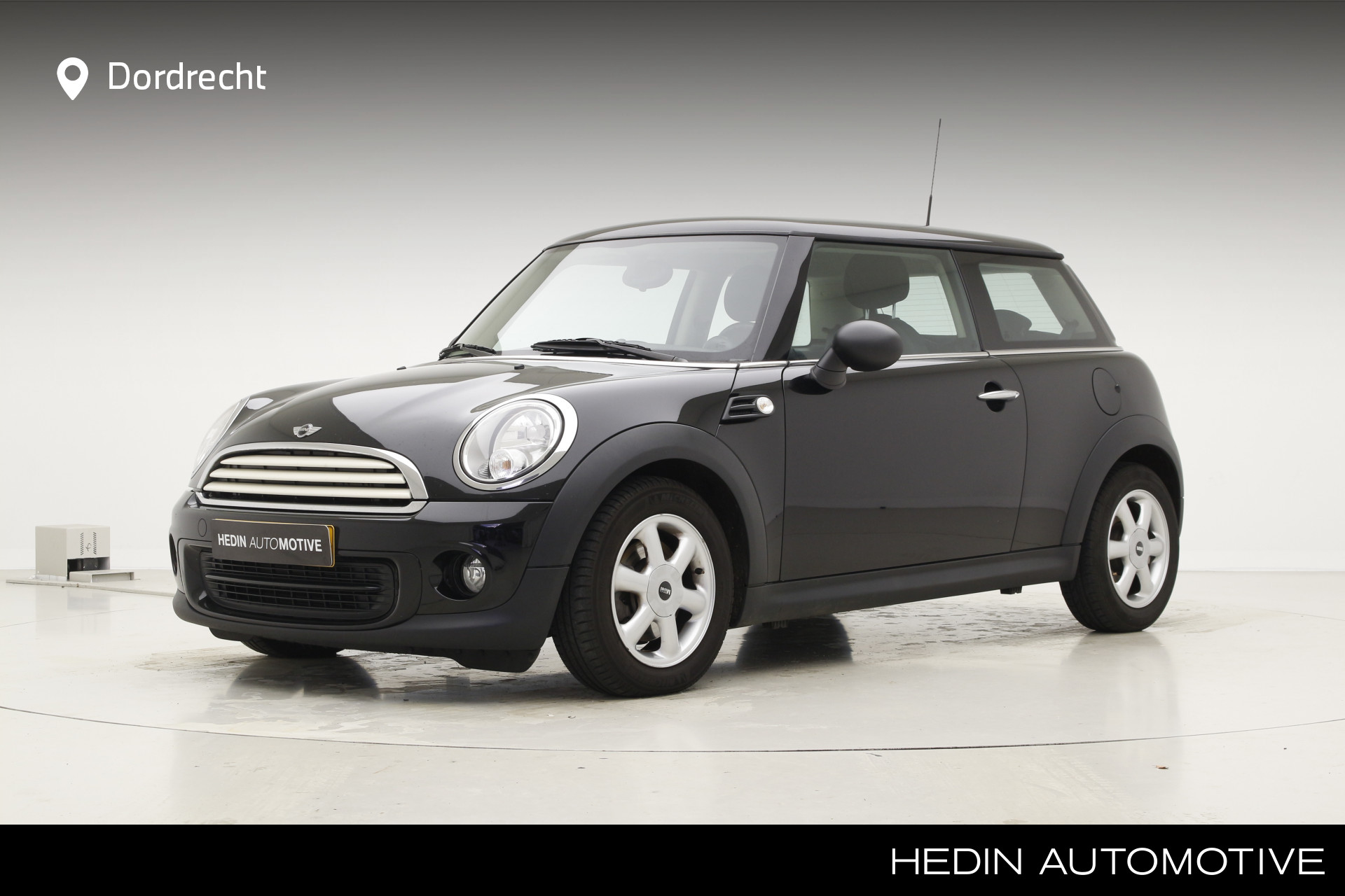 MINI 3-deurs One | Airco | L.M. Velgen | Middenarmsteun |