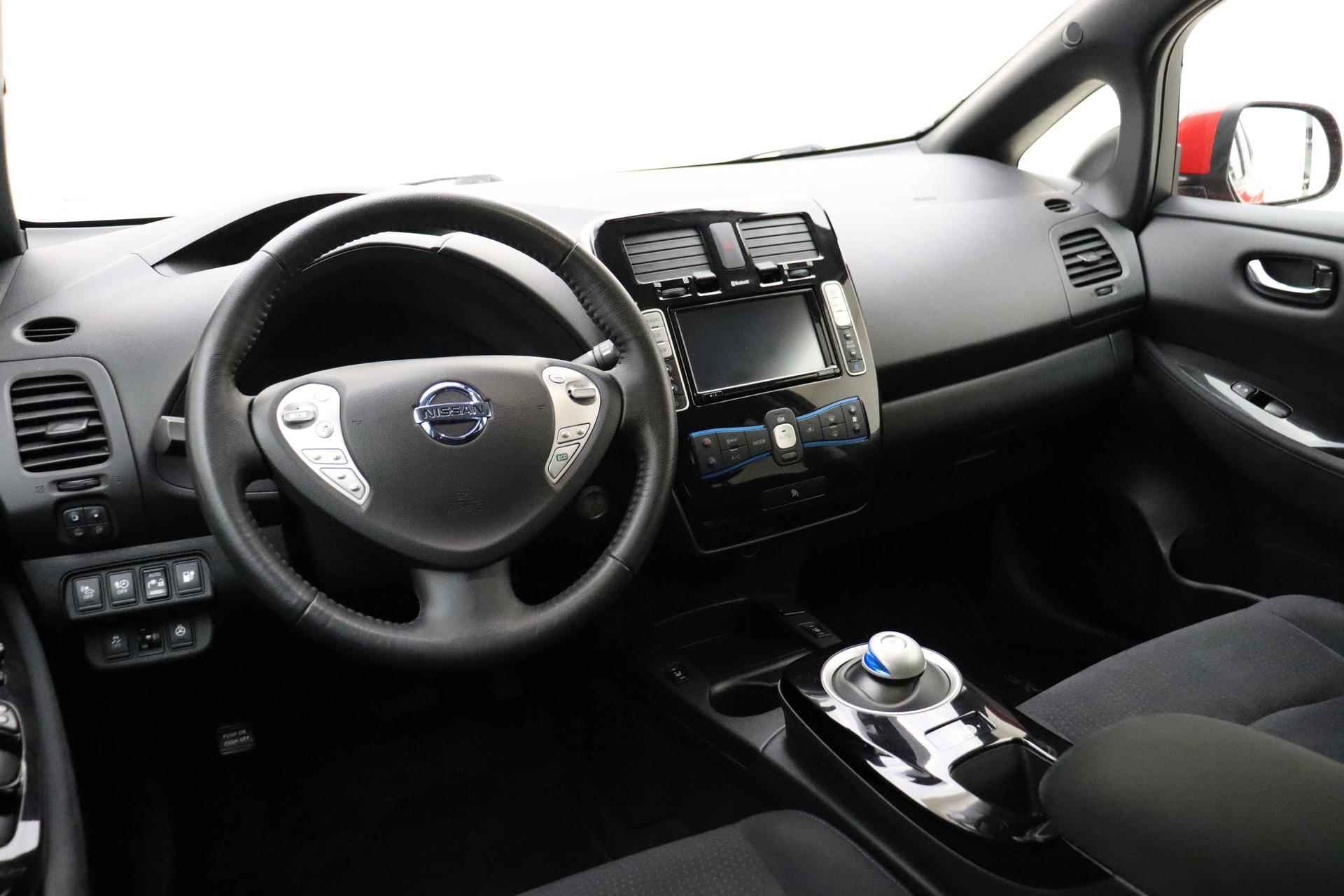 Nissan LEAF Acenta 30 kWh | Achteruitrij Camera | Keyless Entry | Navigatie | Stoel & Stuur Verwarming - 8/38