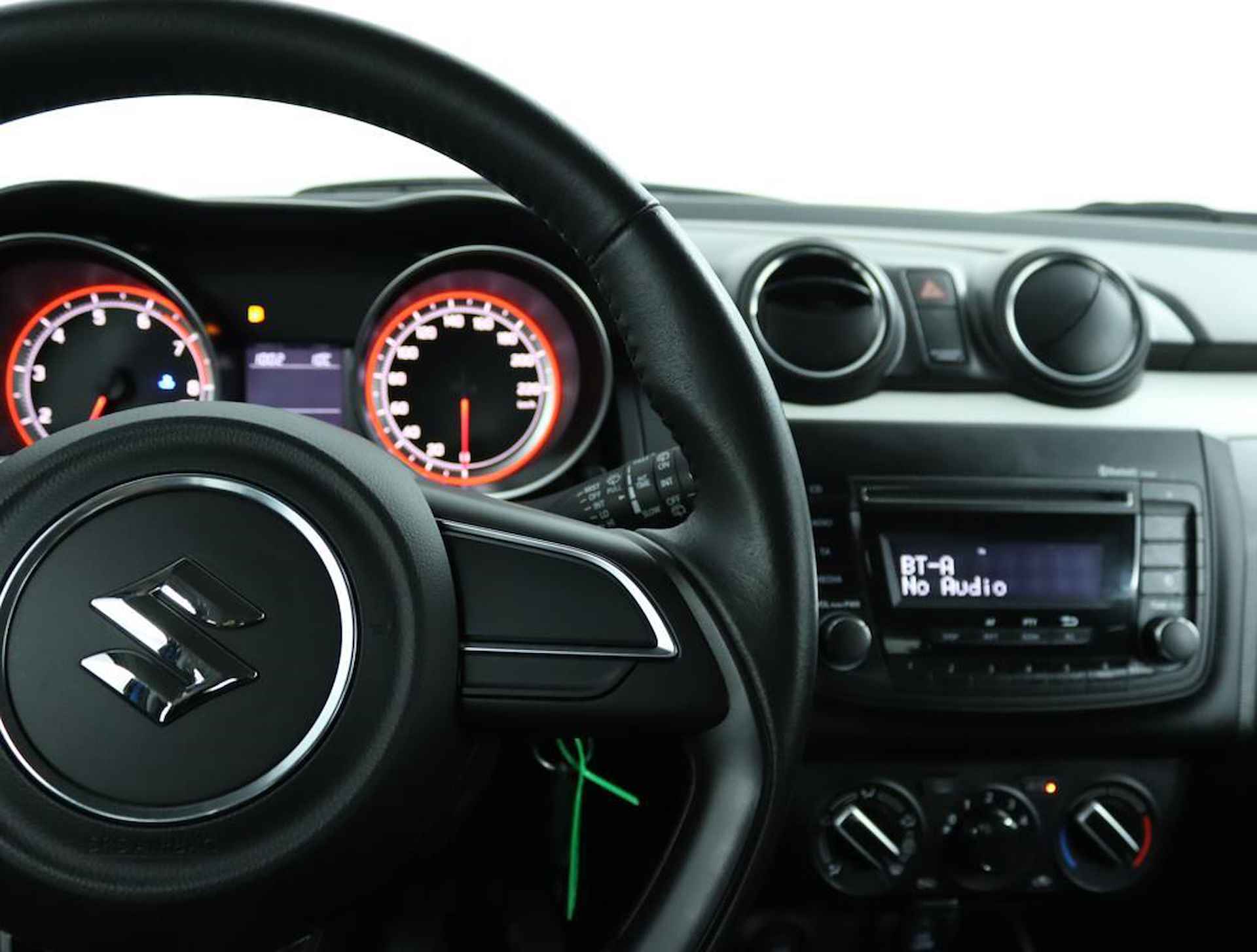 Suzuki Swift 1.2 Comfort | Airco | Radio-CD speler | Bluetooth | centrale vergrendeling | elektrische ramen voor | - 19/43