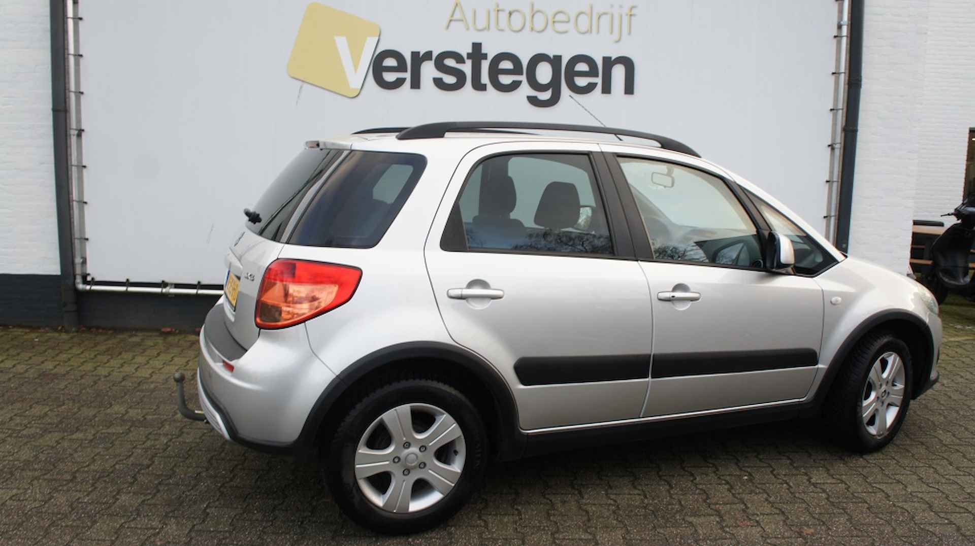 Suzuki SX4 1.6 Exclusive - 24/25