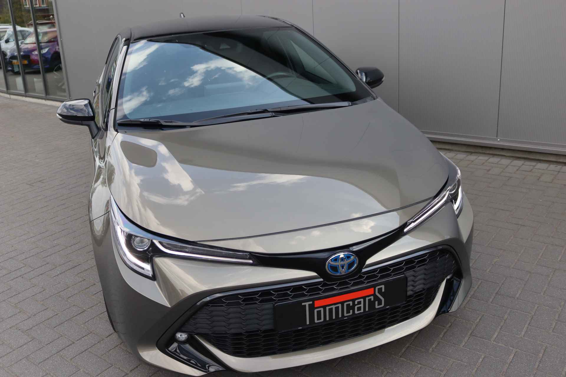 Toyota Corolla 2.0 Hybrid 184PK Automaat Dynamic Navigatie/Camera/Adaptive-cruise/Stoelverwarming - 8/31