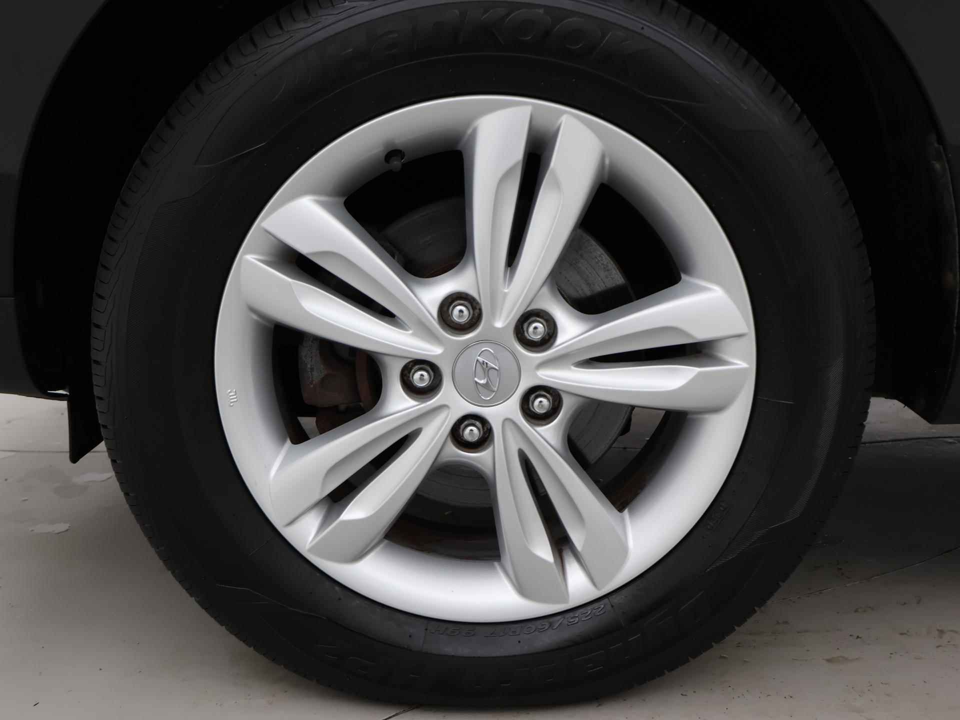 Hyundai ix35 1.6i GDI Style + TREKHAAK / 17 INCH LMV - 14/25