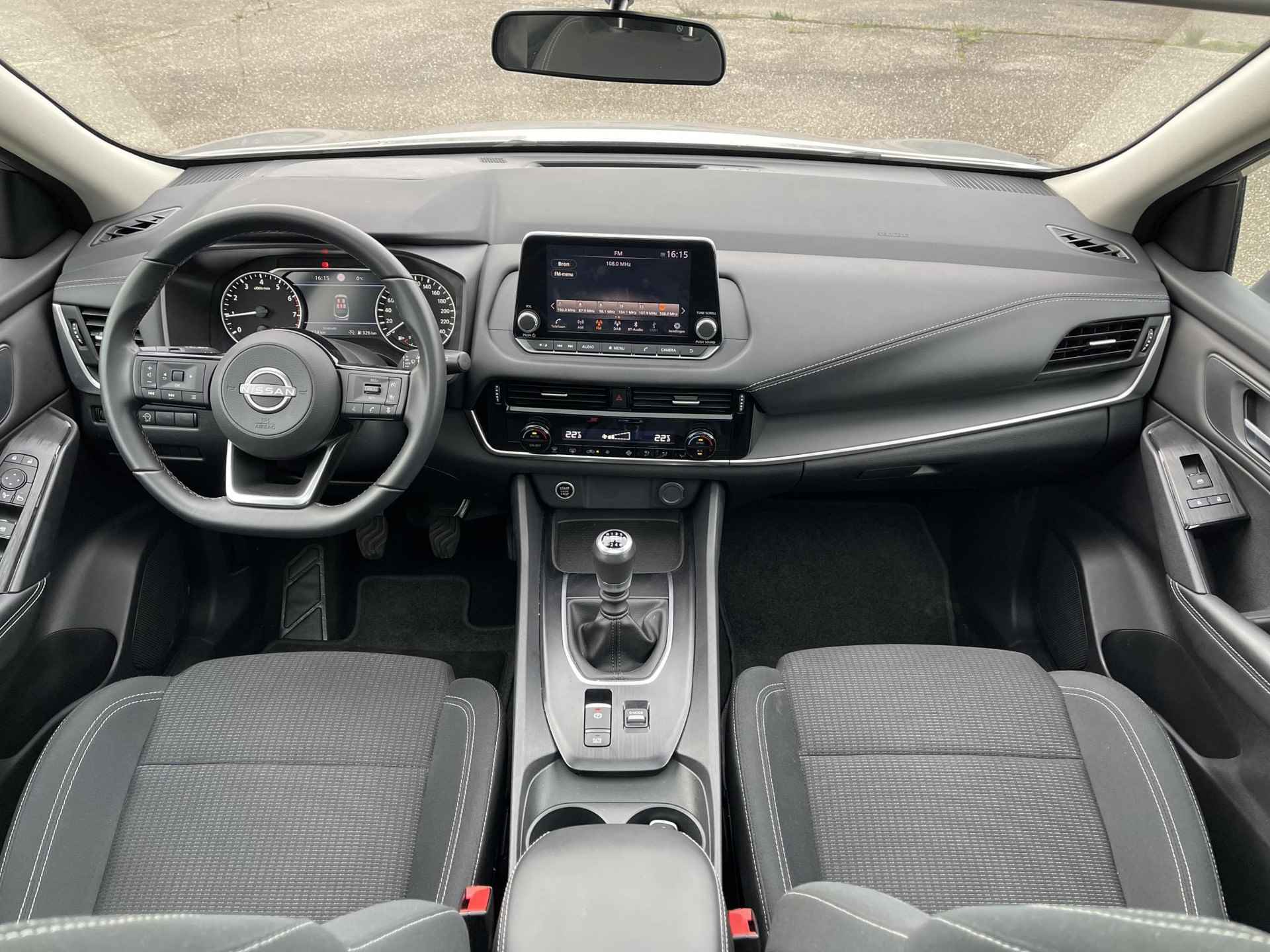 Nissan Qashqai 1.3 MHEV Acenta Design Pack *1650kg TREKGEWICHT* | Panoramadak | Apple Carplay/Android Auto | Adapt. Cruise Control | Dodehoek | LED Koplampen | Rijklaarprijs! - 16/23
