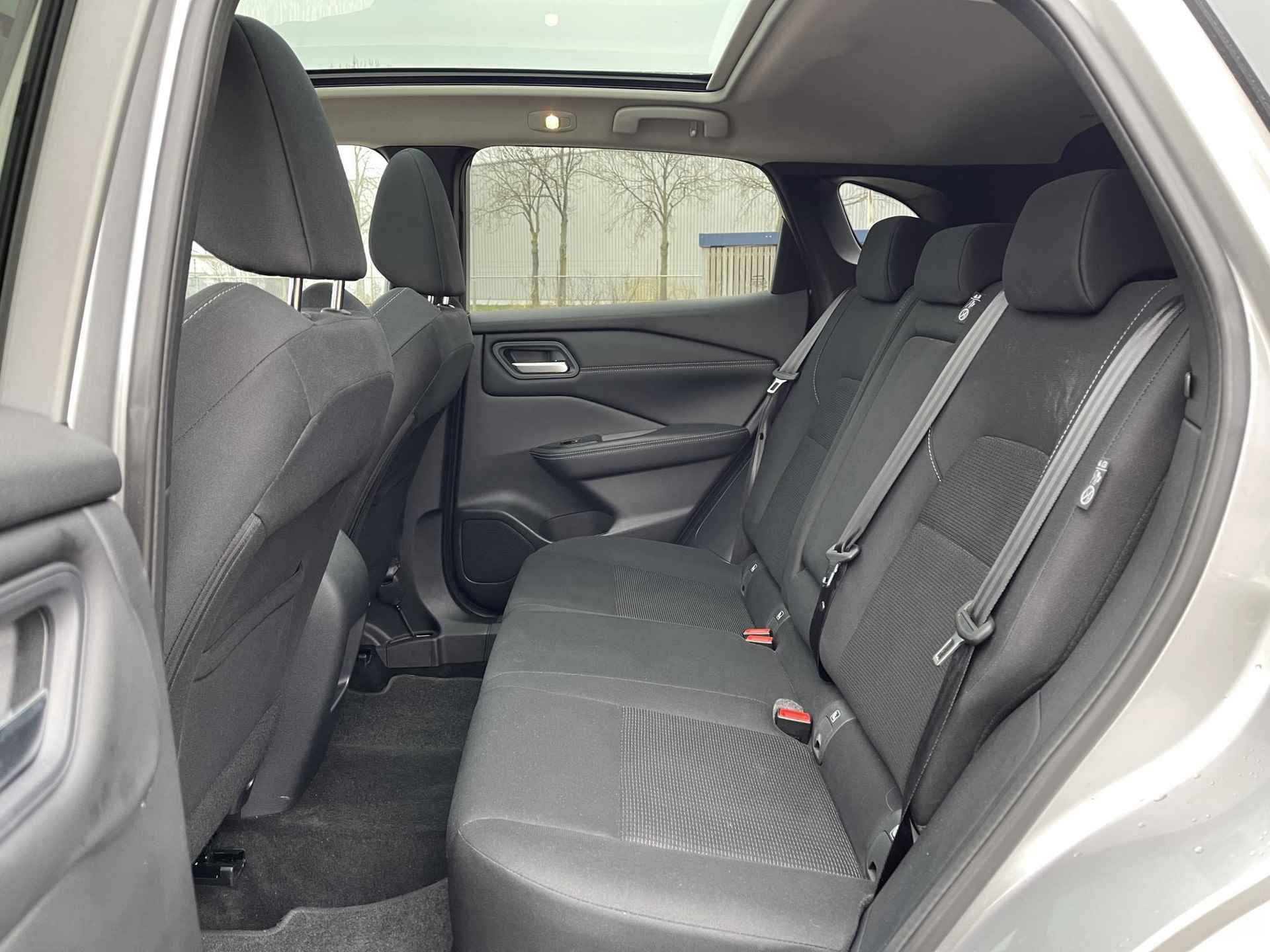 Nissan Qashqai 1.3 MHEV Acenta Design Pack *1650kg TREKGEWICHT* | Panoramadak | Apple Carplay/Android Auto | Adapt. Cruise Control | Dodehoek | LED Koplampen | Rijklaarprijs! - 19/23