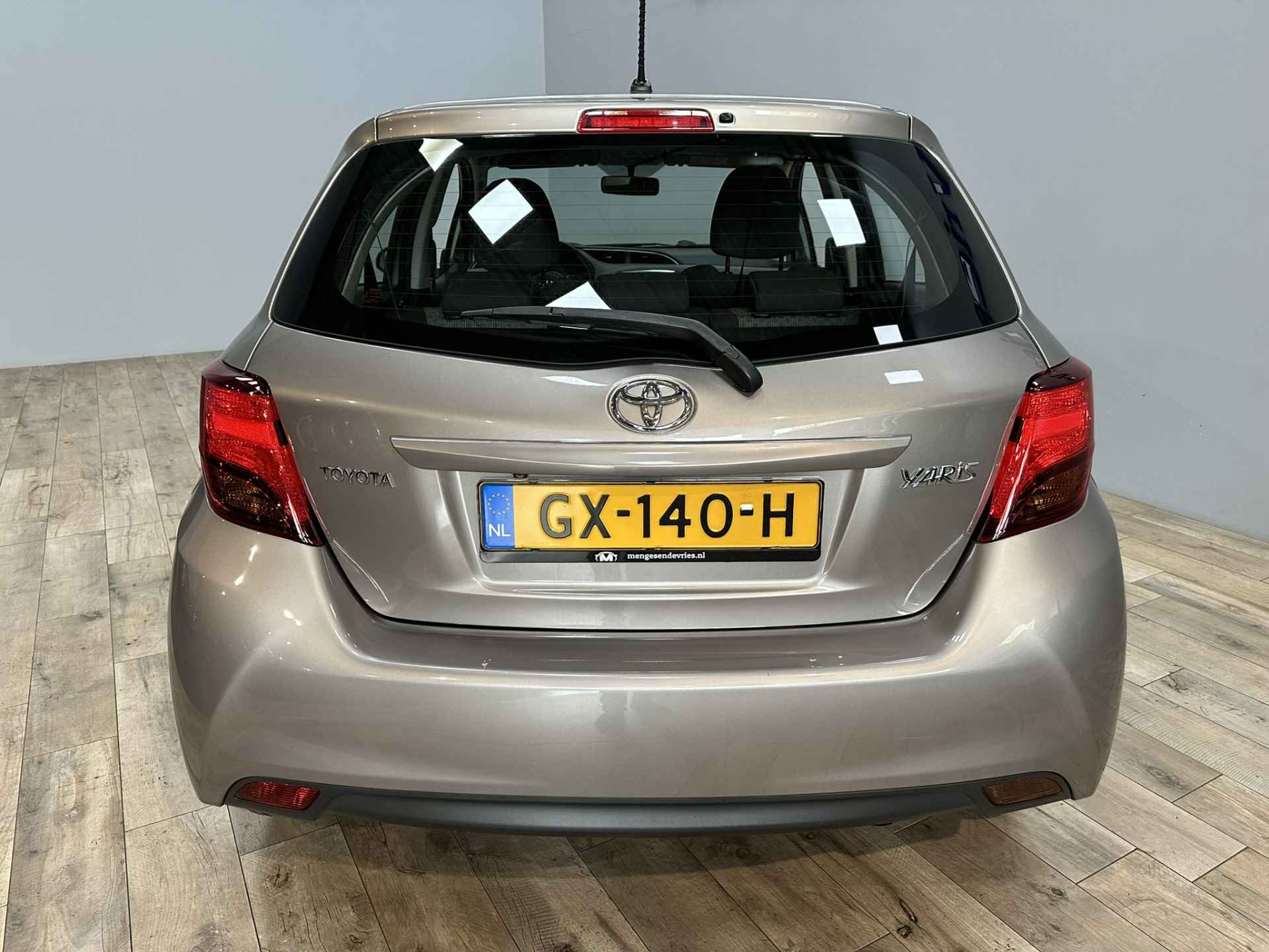 Toyota Yaris 1.0 VVT-i Aspiration Airco | Camera | Bluetooth | Elek ramen | Isofix | NAP | - 4/30