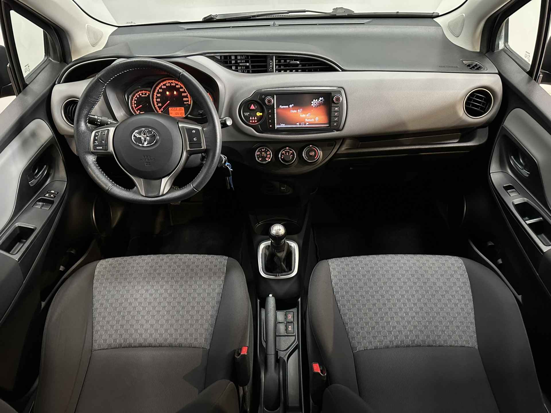 Toyota Yaris 1.0 VVT-i Aspiration Airco | Camera | Bluetooth | Elek ramen | Isofix | NAP | - 22/30